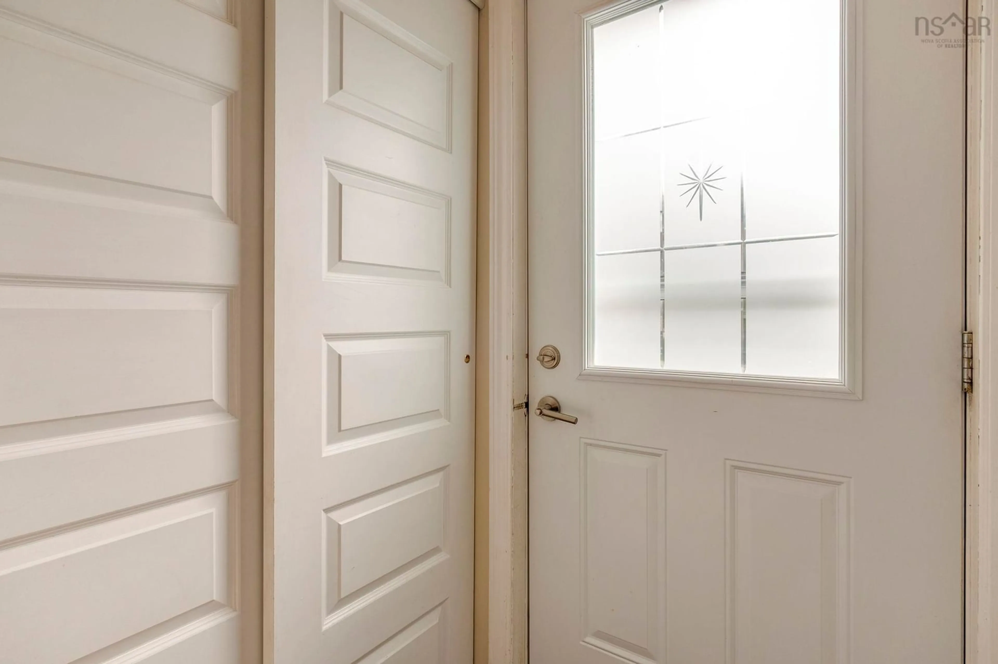 Indoor entryway for 10 Lakehead Crt, Lower Sackville Nova Scotia B4C 3V4