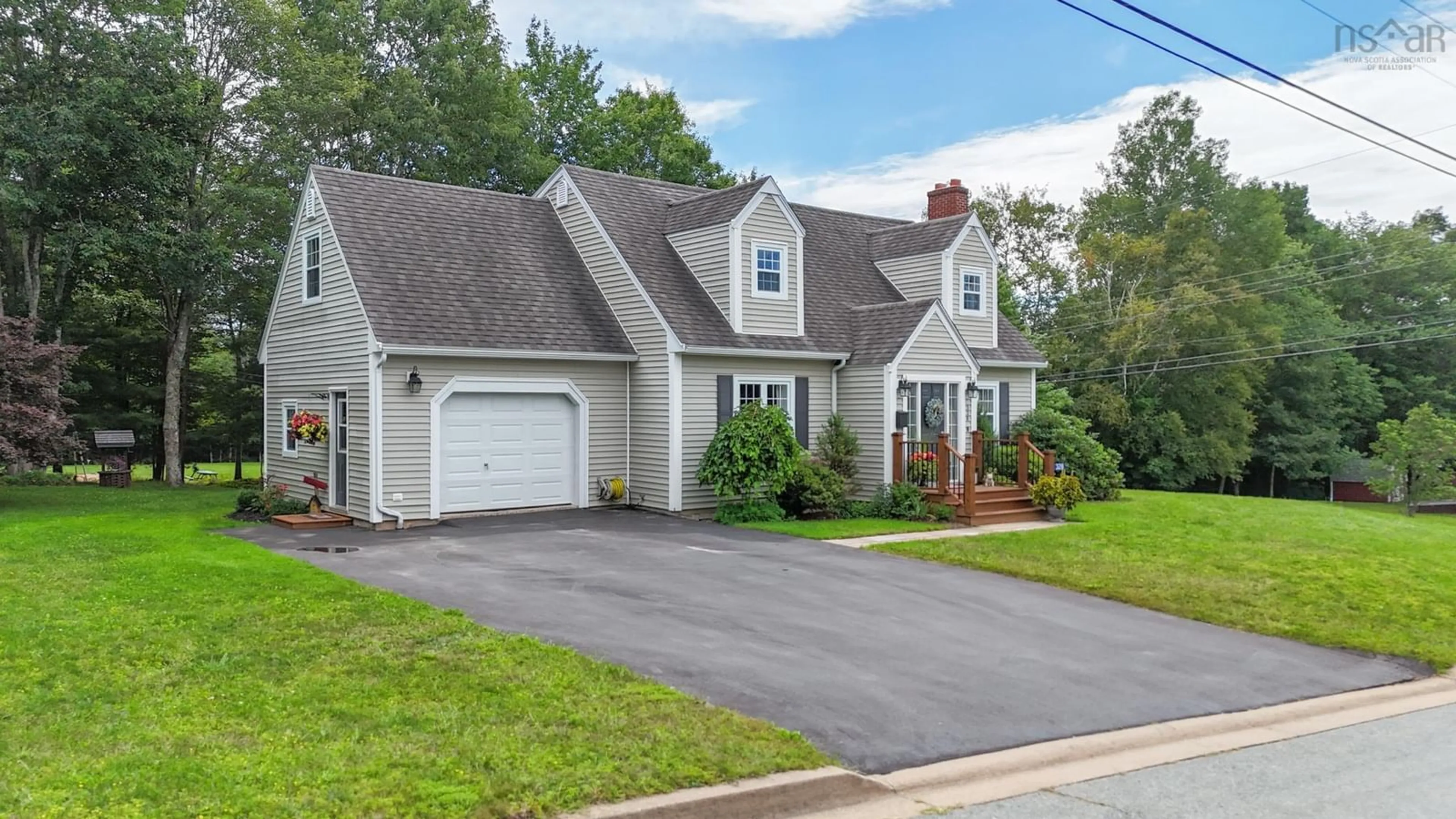 Home with vinyl exterior material, street for 328 Brady St, Bridgewater Nova Scotia B4V 3L3