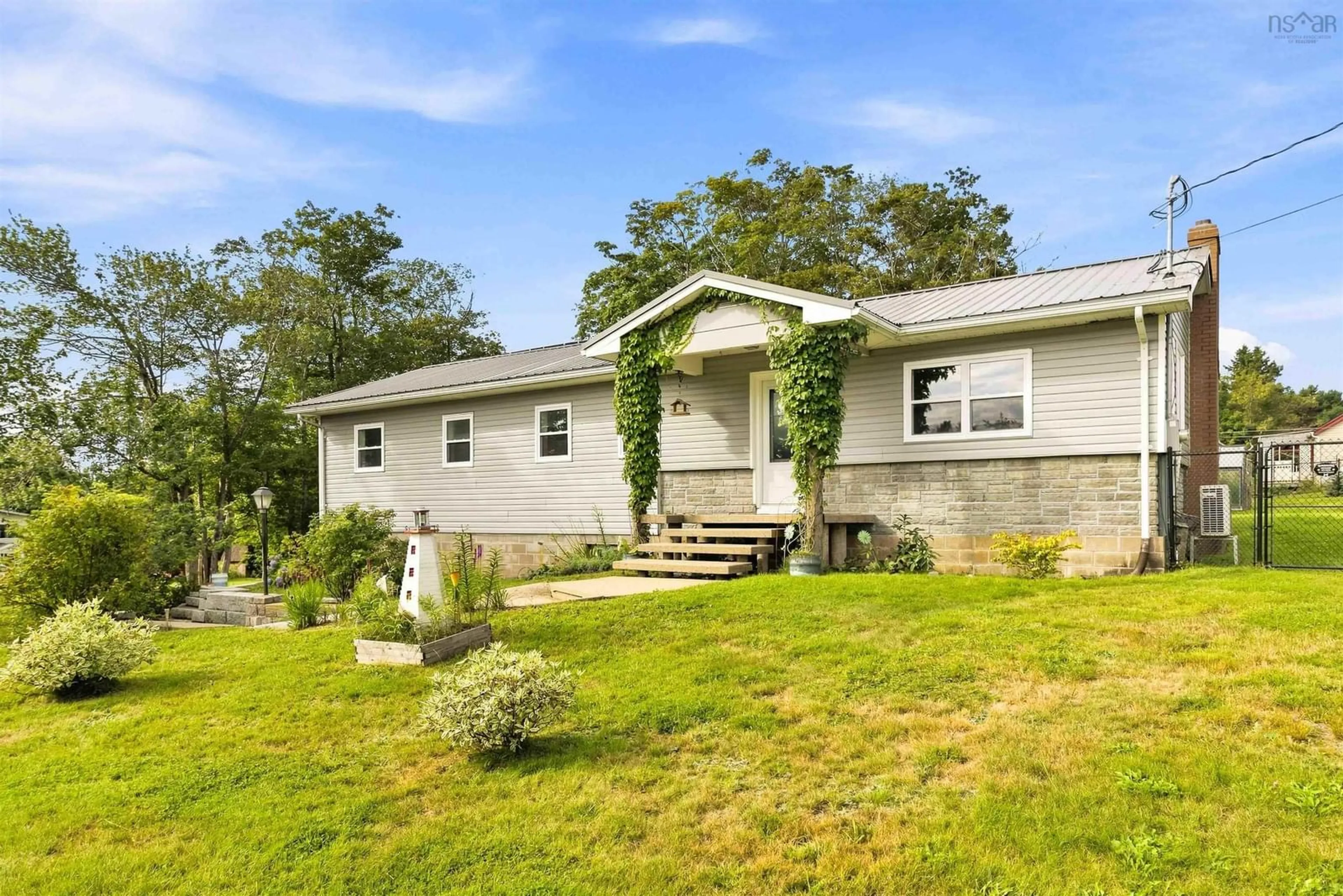 Home with vinyl exterior material, unknown for 7 Patterson Rd, Cow Bay Nova Scotia B3G 1K4