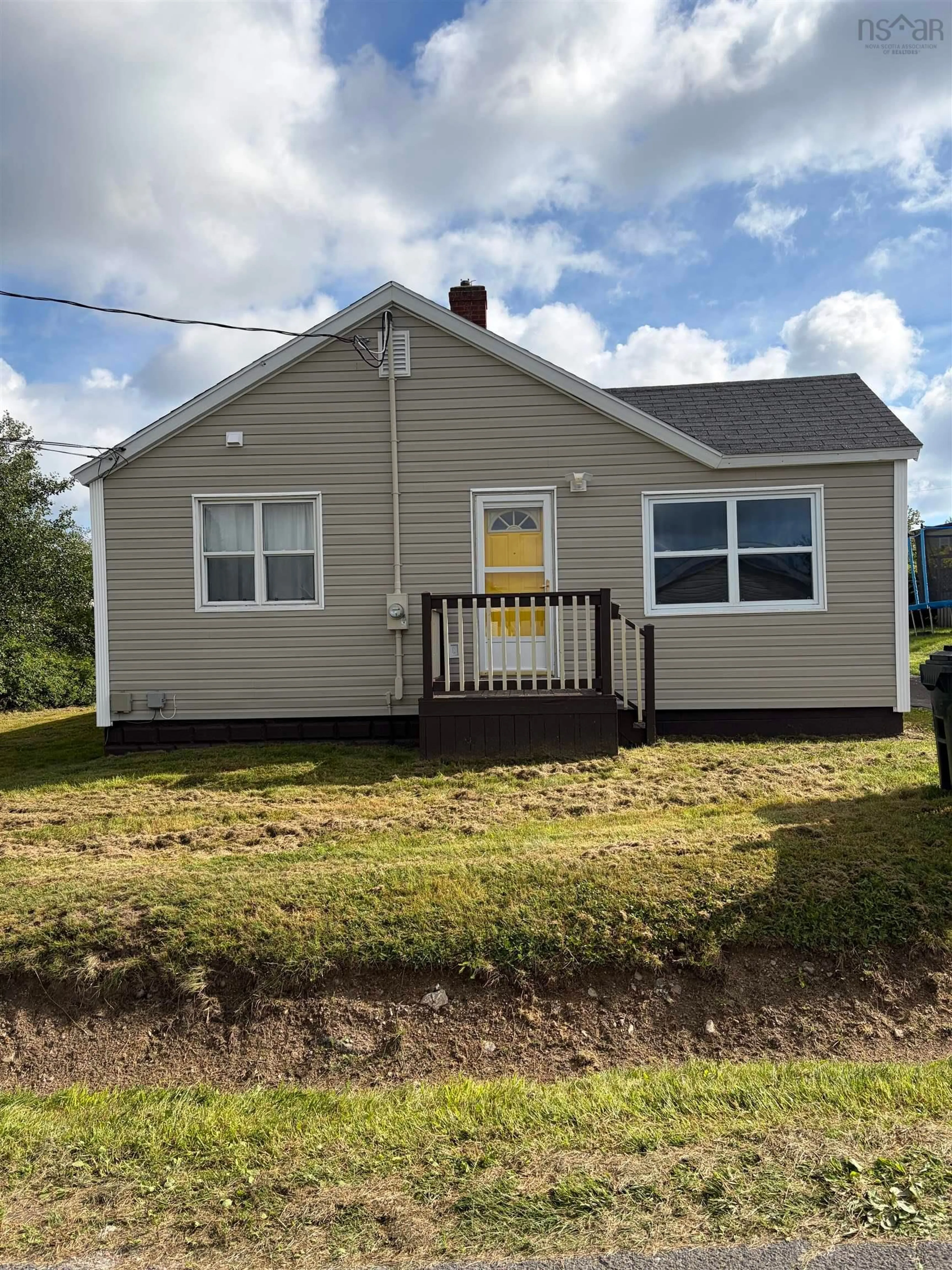 Home with vinyl exterior material, building for 25 Morrison St, Glace Bay Nova Scotia B1A 2G7