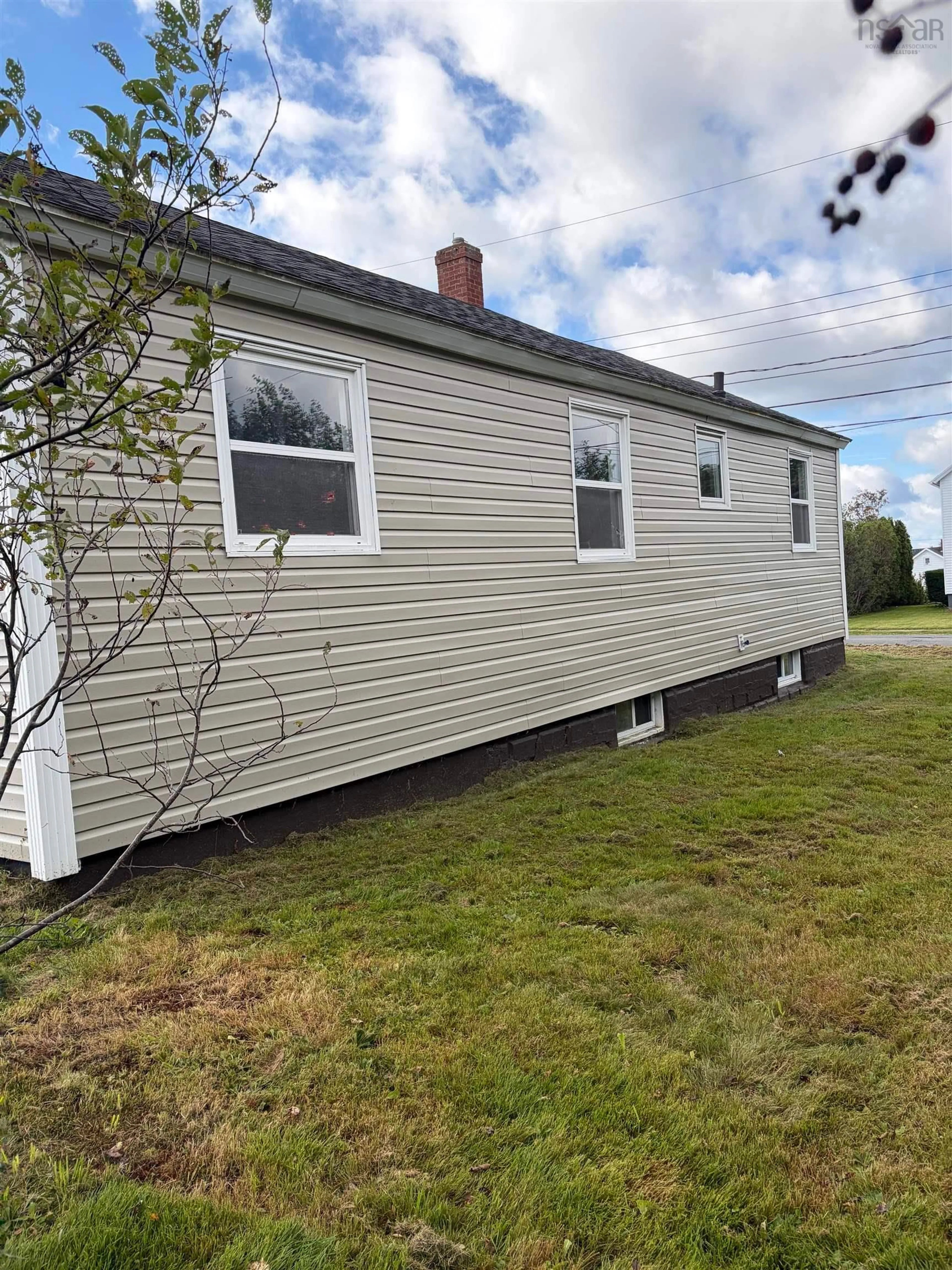 Home with vinyl exterior material, building for 25 Morrison St, Glace Bay Nova Scotia B1A 2G7