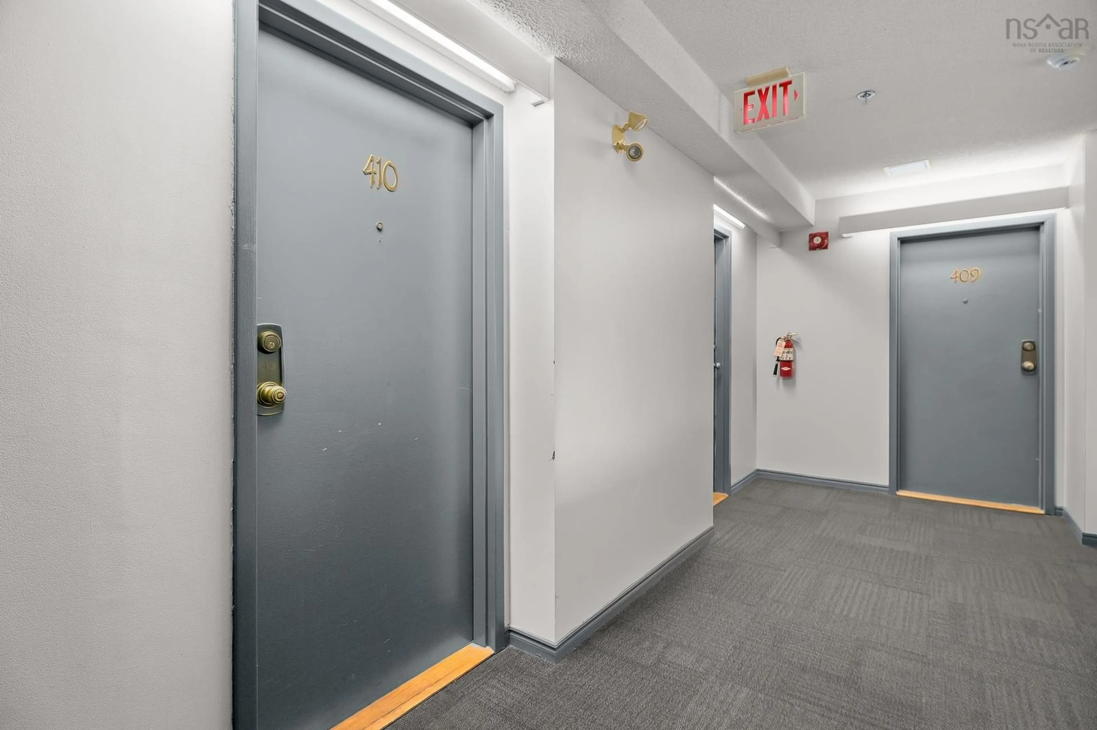 Indoor foyer for 87 Kearney Lake Rd #410, Halifax Nova Scotia B3M 4H1