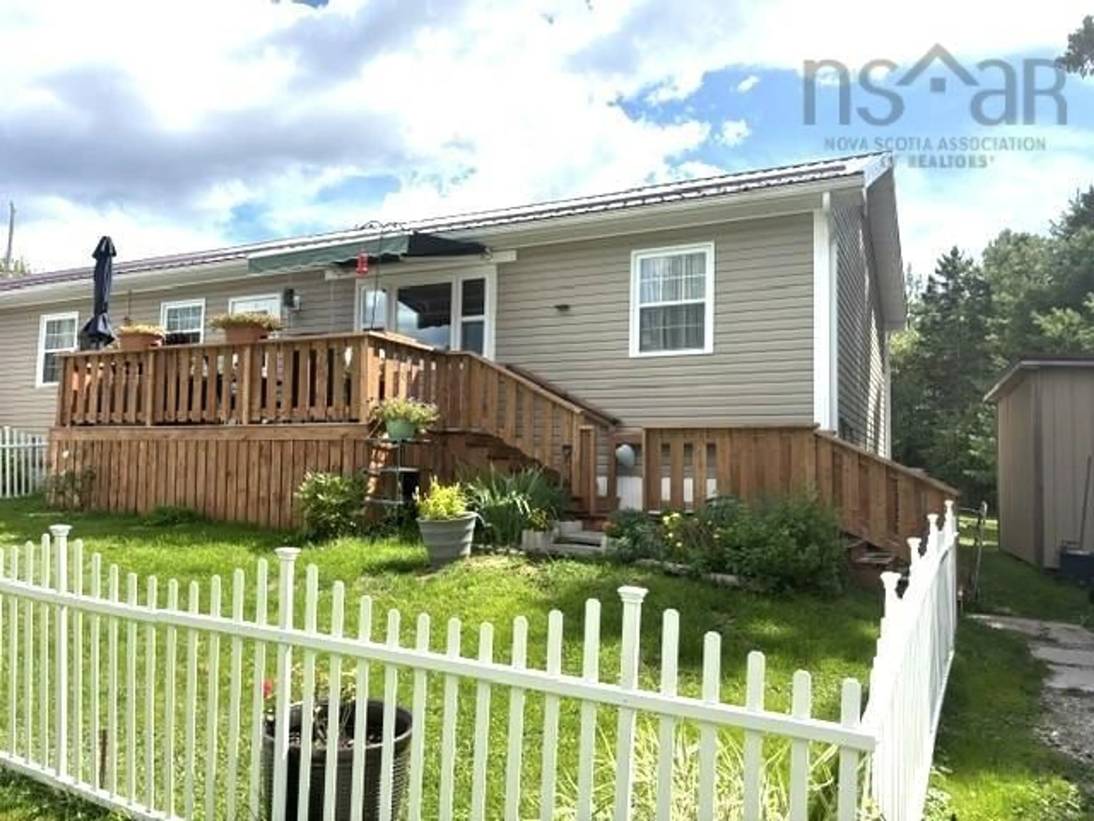 Home with vinyl exterior material, street for 205 Clements St, Shelburne Nova Scotia B0T 1W0
