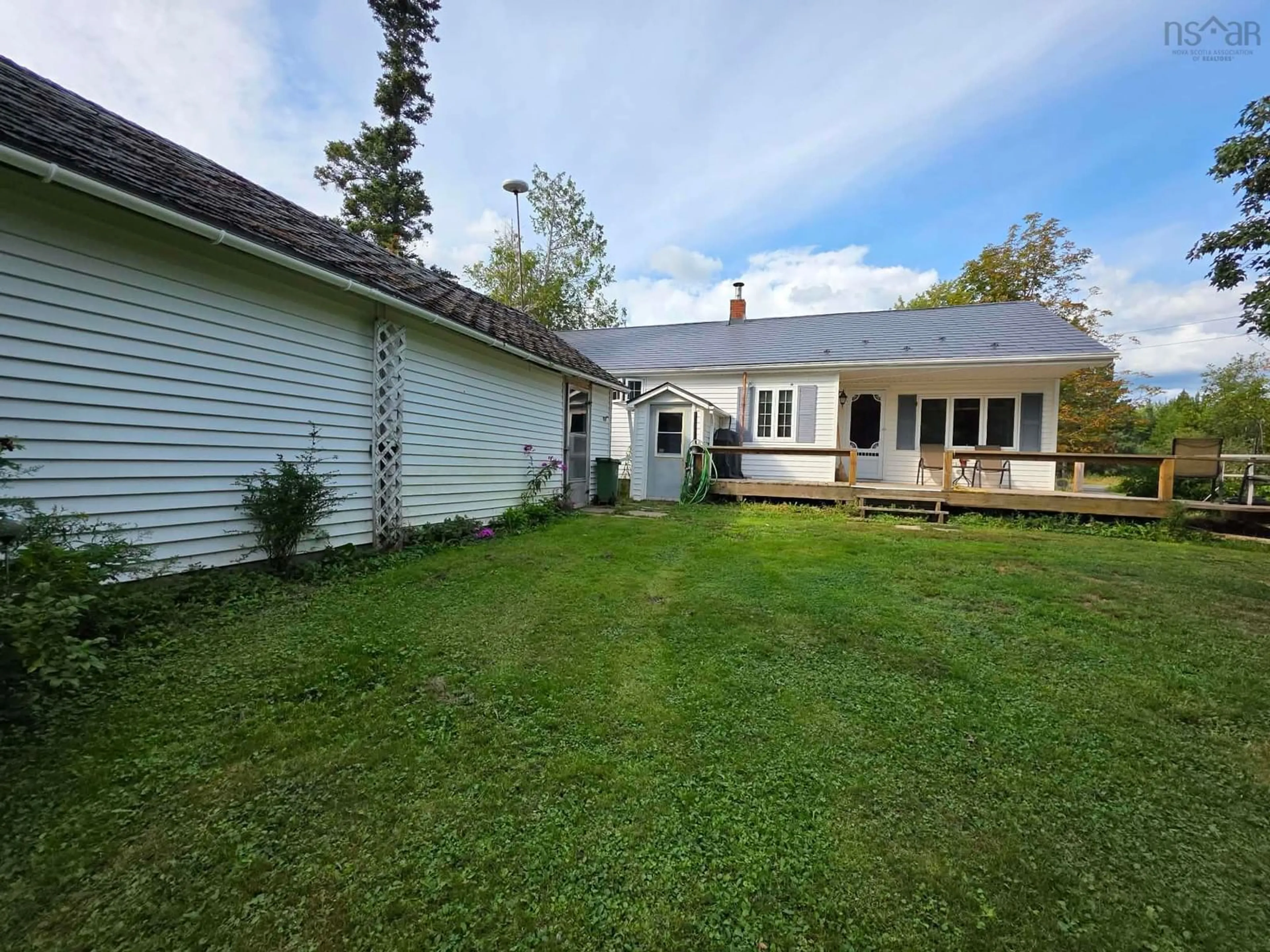 A pic from outside/outdoor area/front of a property/back of a property/a pic from drone, unknown for 250 Highway 2 B0m 1n0 Hwy, Five Islands Nova Scotia B0M 1N0