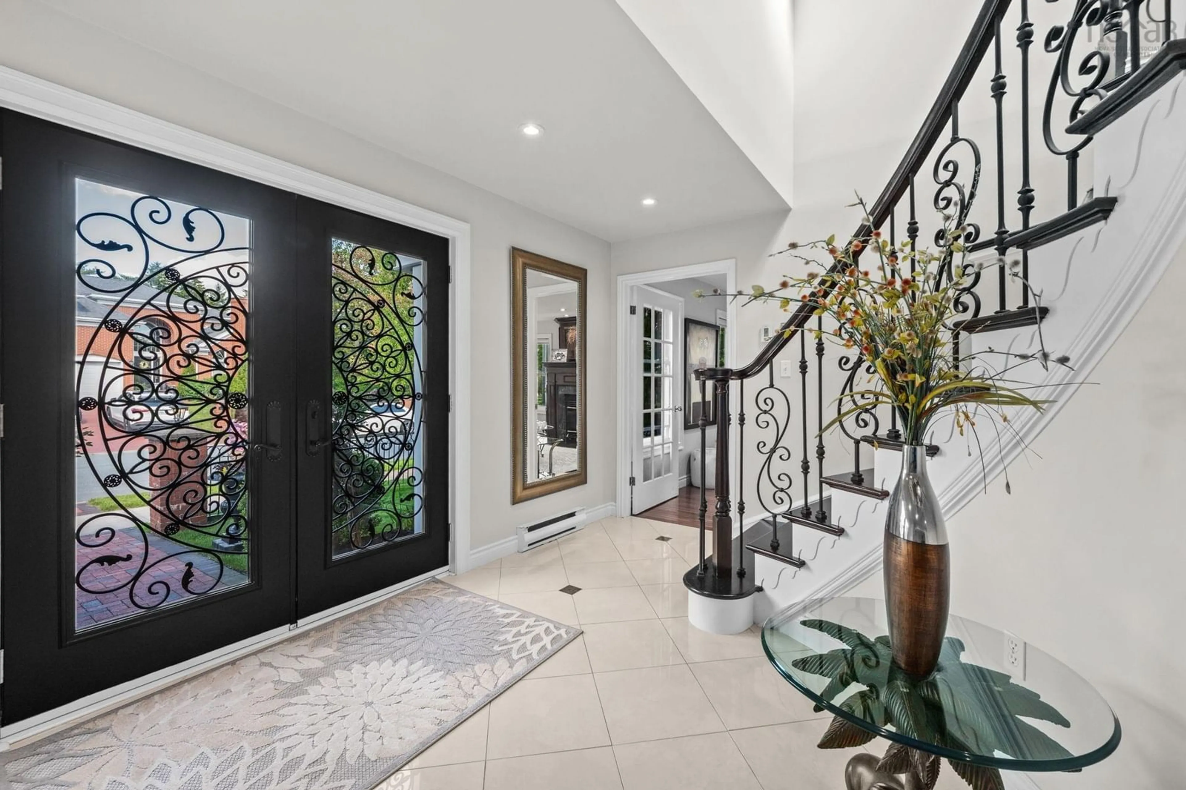 Indoor entryway for 2 Wendover Close, Halifax Regional Municipality Nova Scotia B3M 4E8