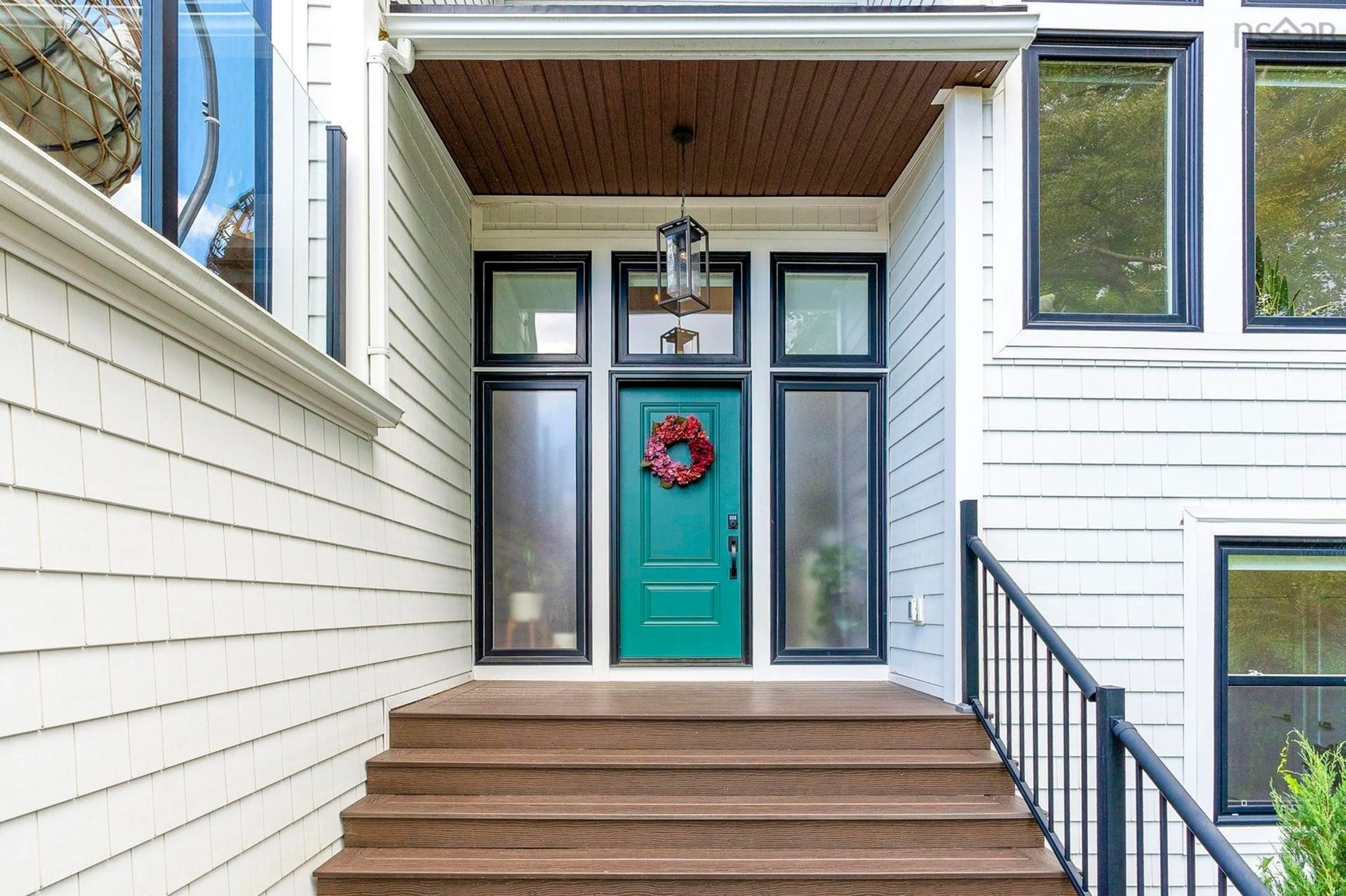 Indoor entryway for 8 First Ave, Bedford Nova Scotia B4A 1Z4