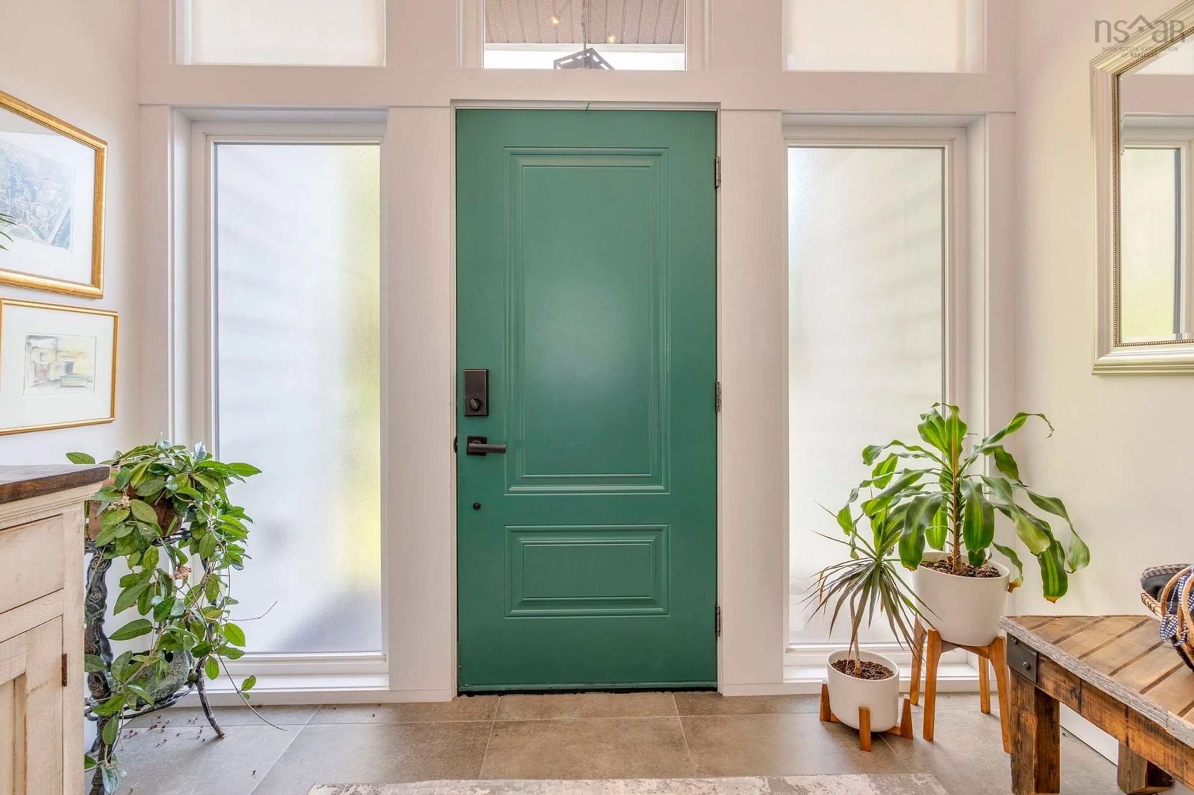 Indoor entryway for 8 First Ave, Bedford Nova Scotia B4A 1Z4