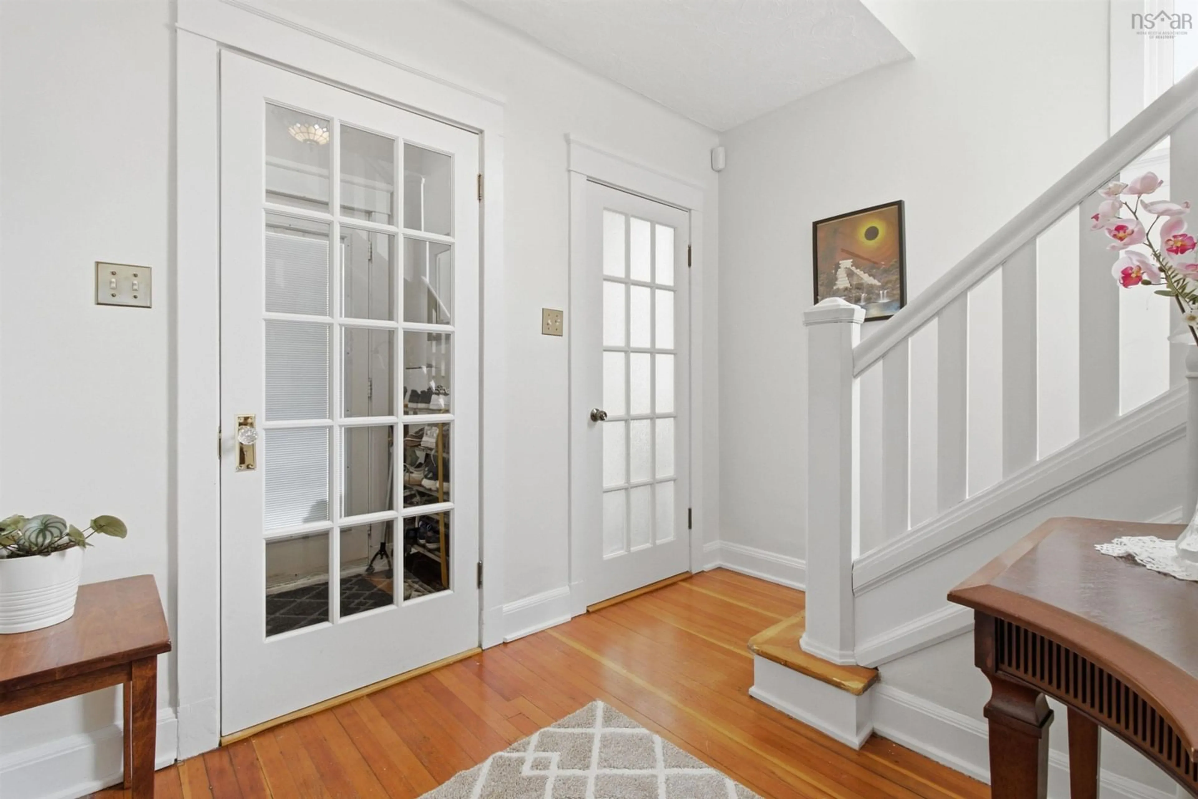 Indoor entryway for 3622 Barrington St, Halifax Nova Scotia B3K 2Y2