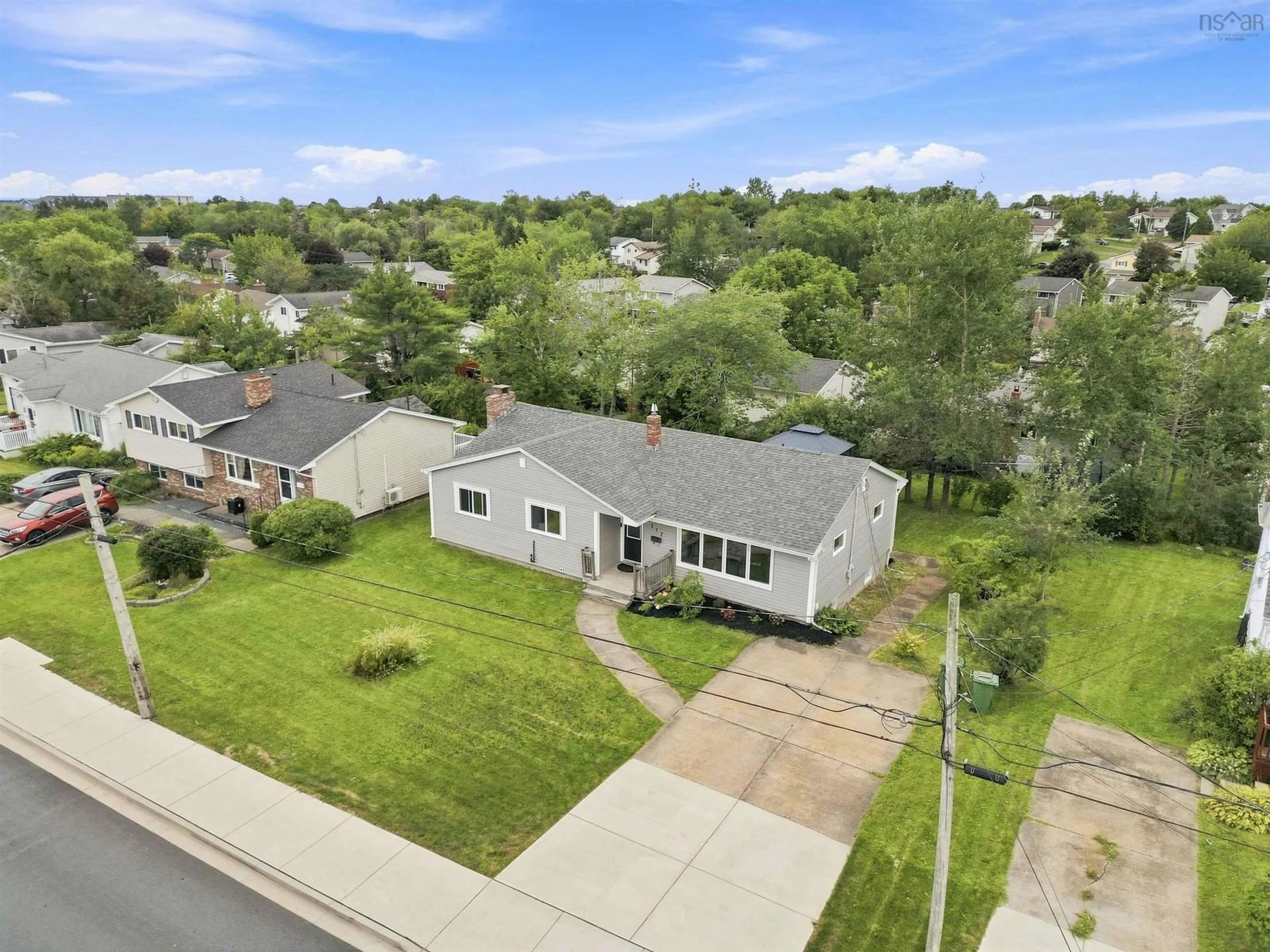 A pic from outside/outdoor area/front of a property/back of a property/a pic from drone, street for 117 Astral Dr, Cole Harbour Nova Scotia B2V 1B6