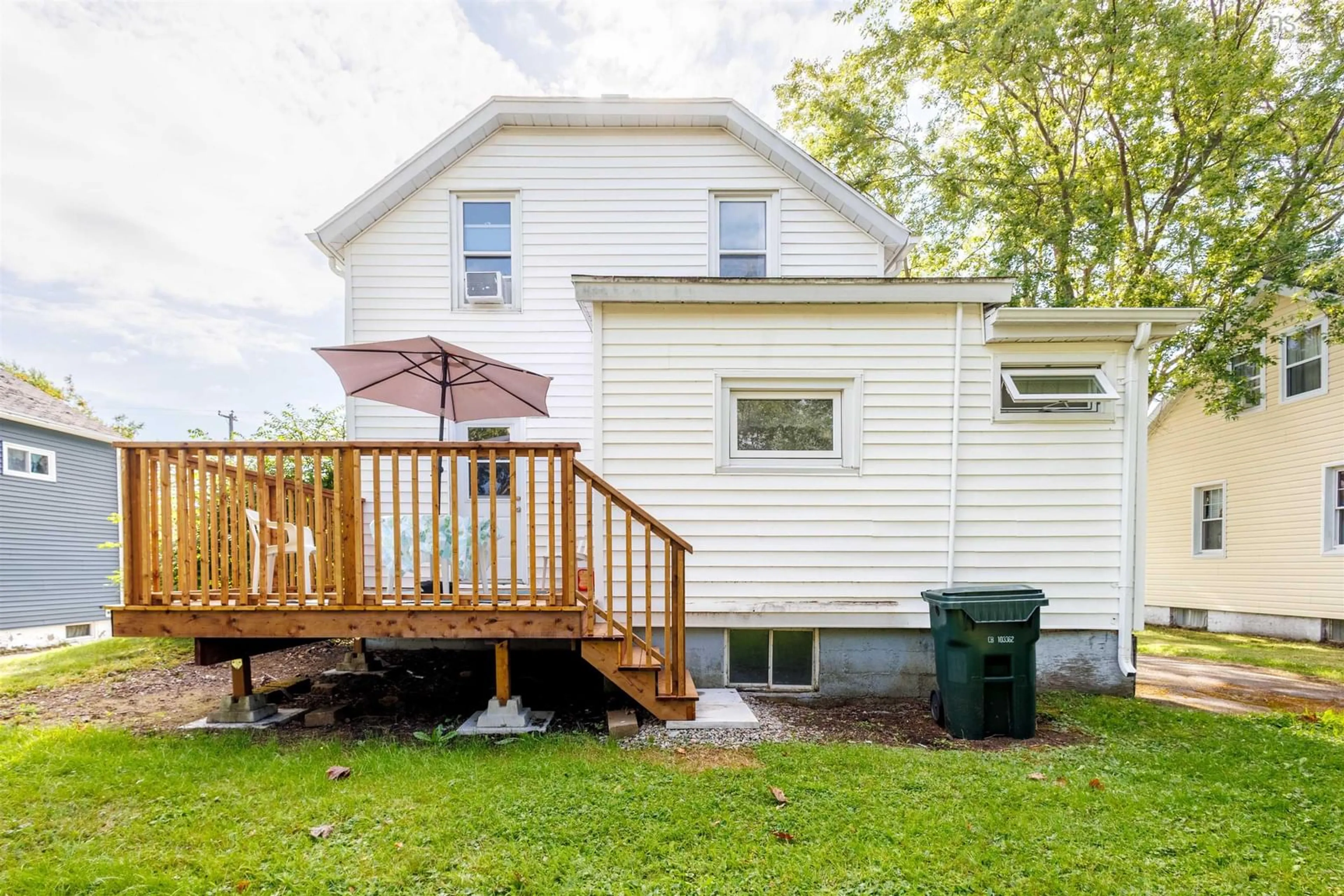 Patio, street for 378 Alexandra St, Sydney Nova Scotia B1S 2G4