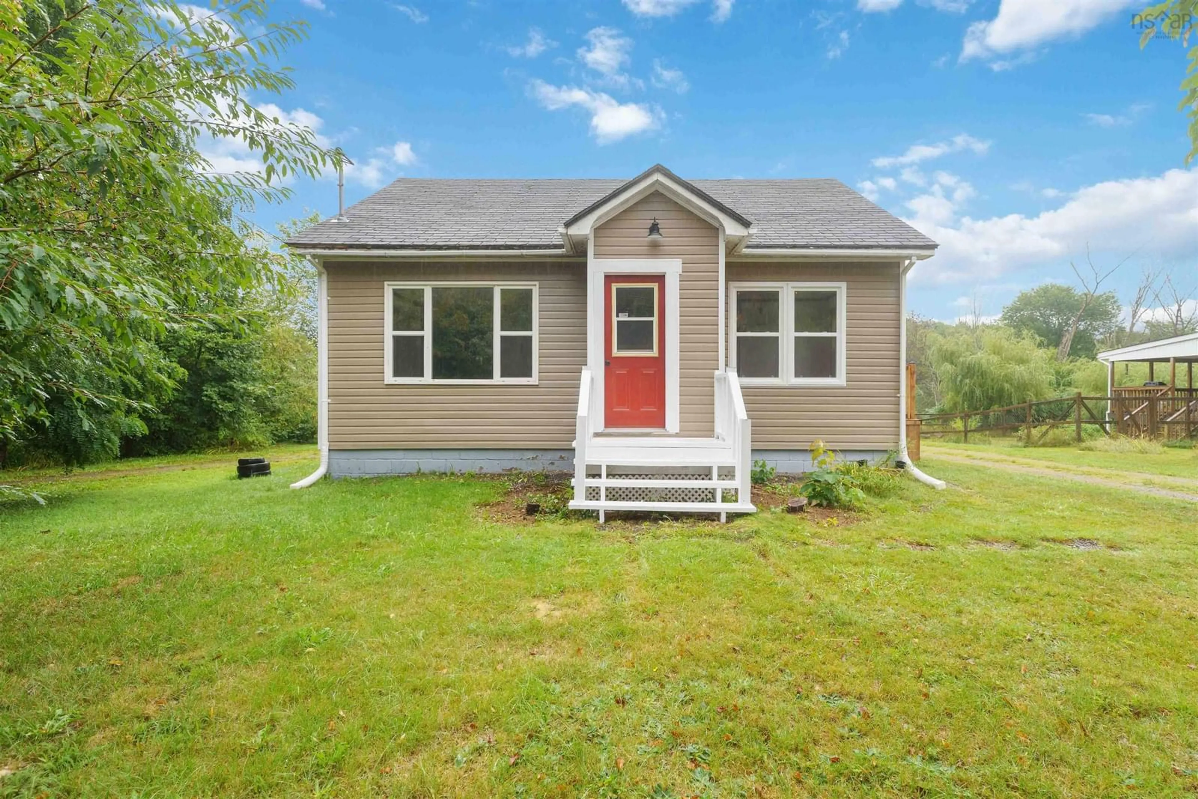 Home with vinyl exterior material, building for 2630 Highway 1, Aylesford Nova Scotia B0P 1C0