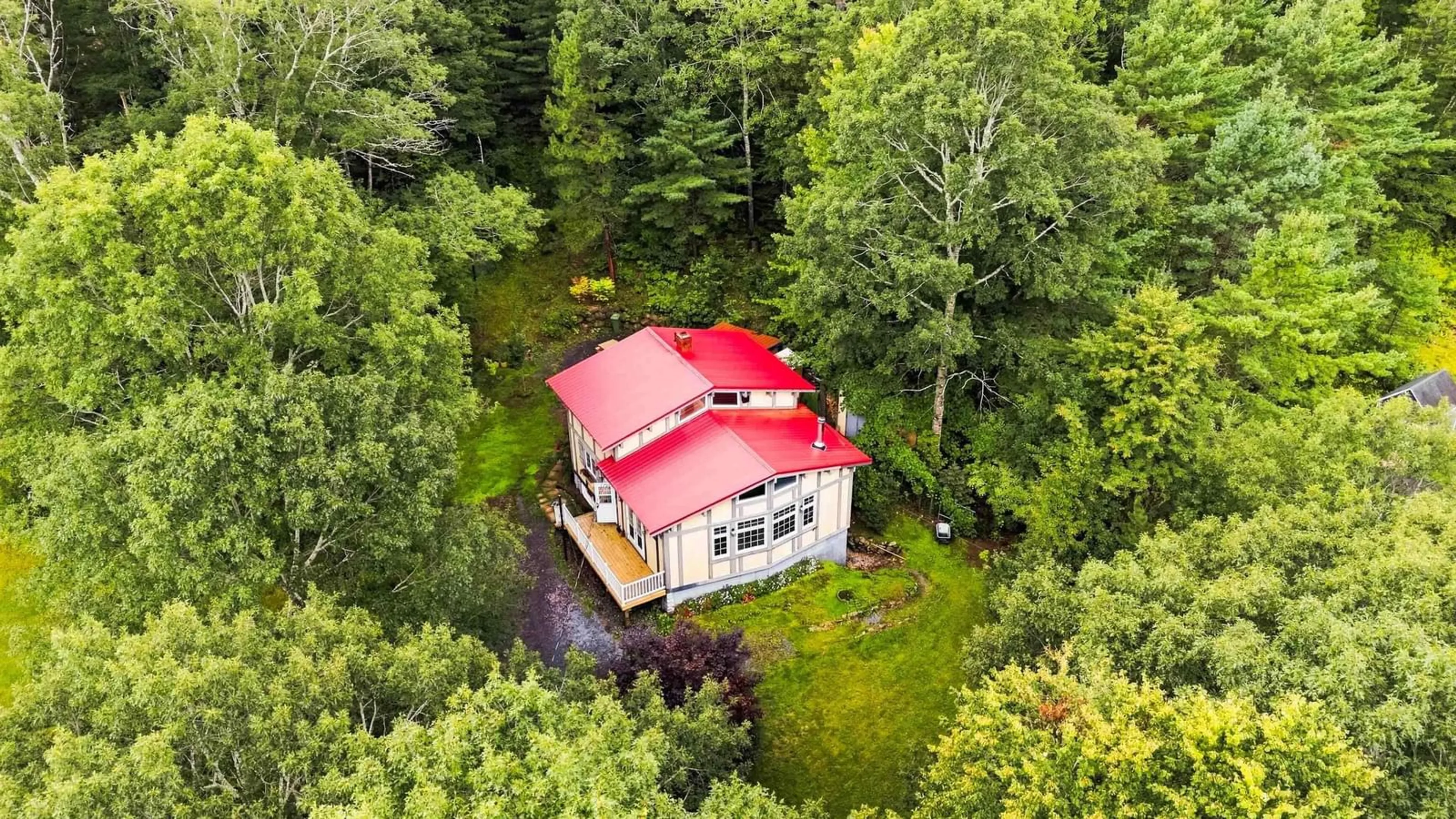 A pic from outside/outdoor area/front of a property/back of a property/a pic from drone, building for 804 331 Hwy, Conquerall Bank Nova Scotia B4V 0H6