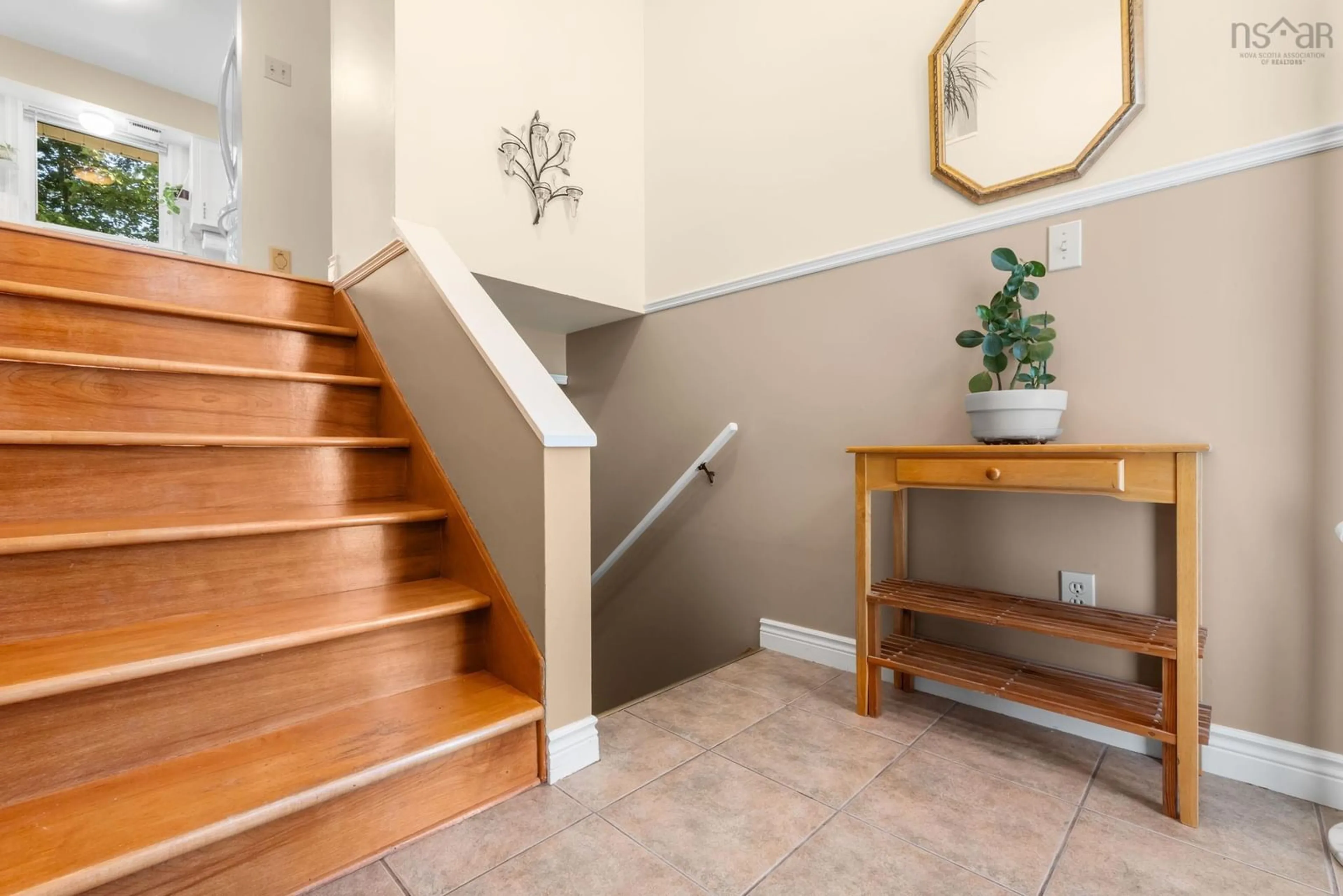 Indoor entryway for 9 Meadowdale Cres, Timberlea Nova Scotia B3T 1J5