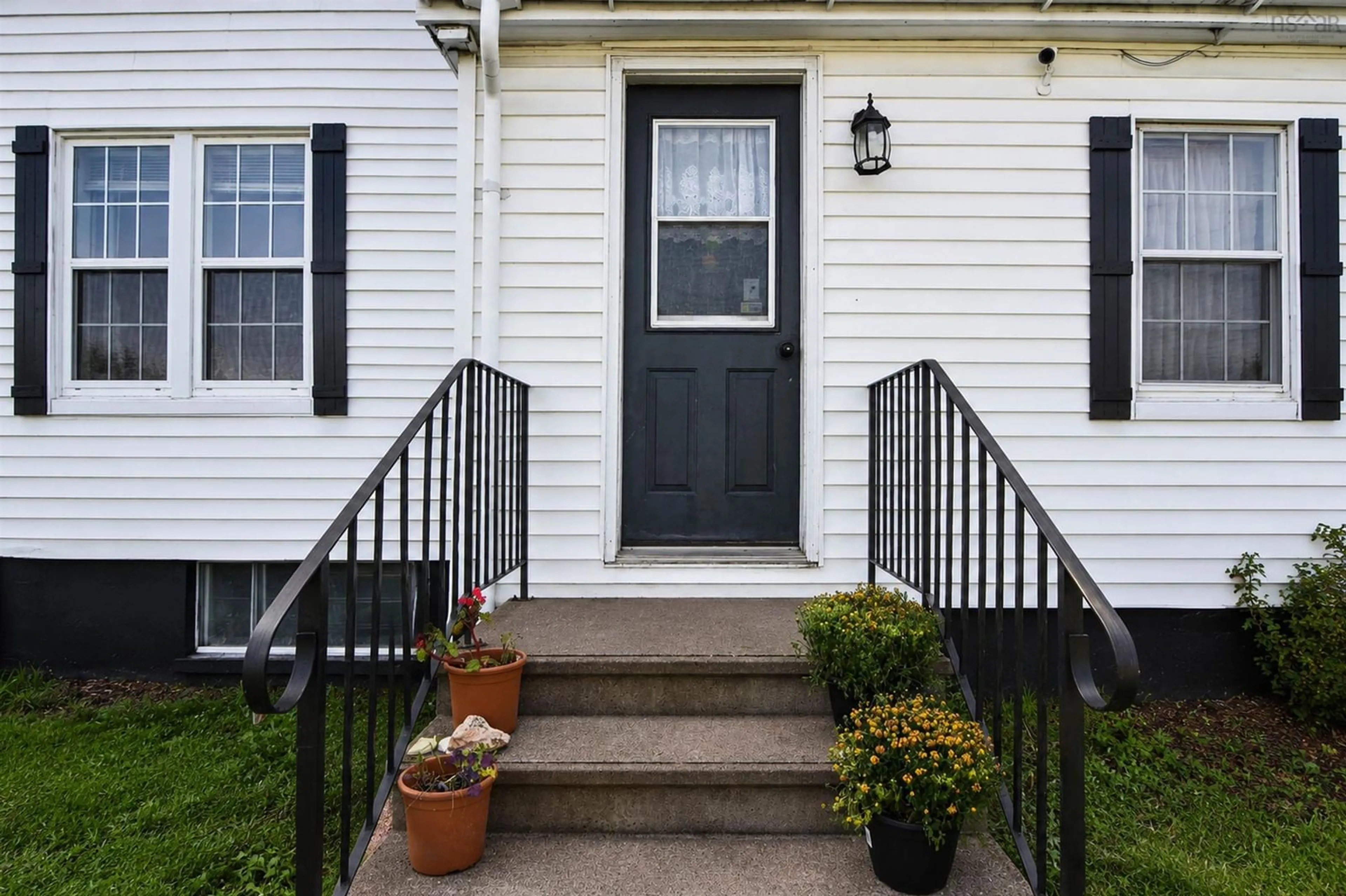 Indoor entryway for 1819 Park St, Westville Nova Scotia B0K 2A0