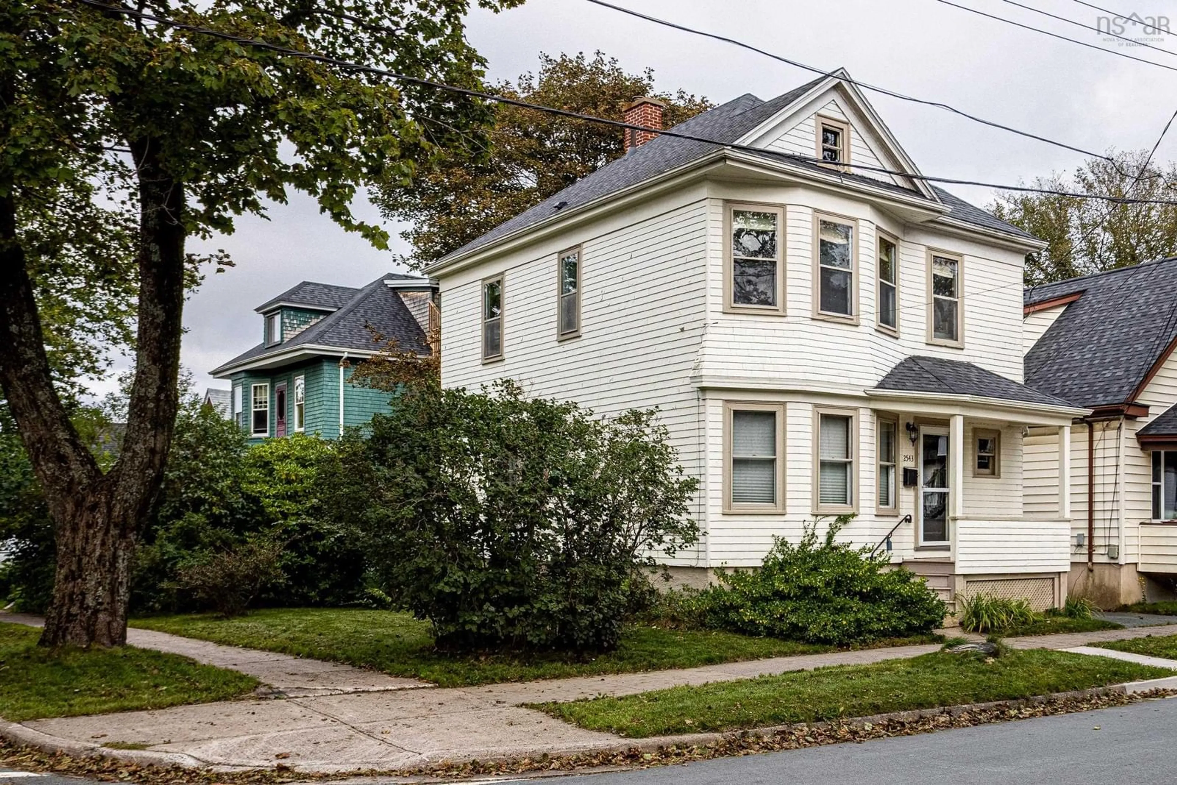 Home with vinyl exterior material, street for 2543 Dublin St, Halifax Nova Scotia B3L 3J4