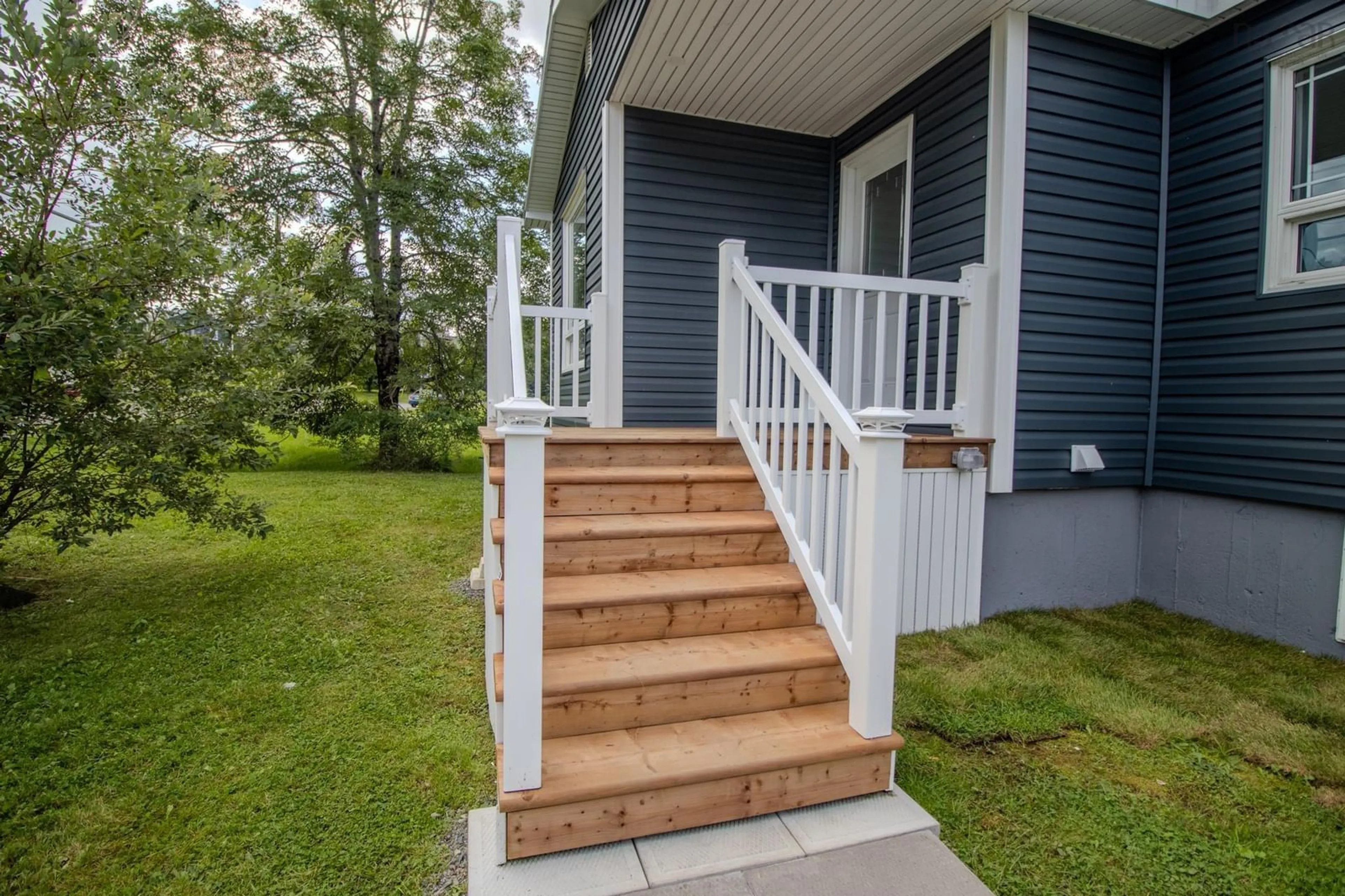 Home with vinyl exterior material, street for 668 Alexandra St, Sydney Nova Scotia B1S 3T1