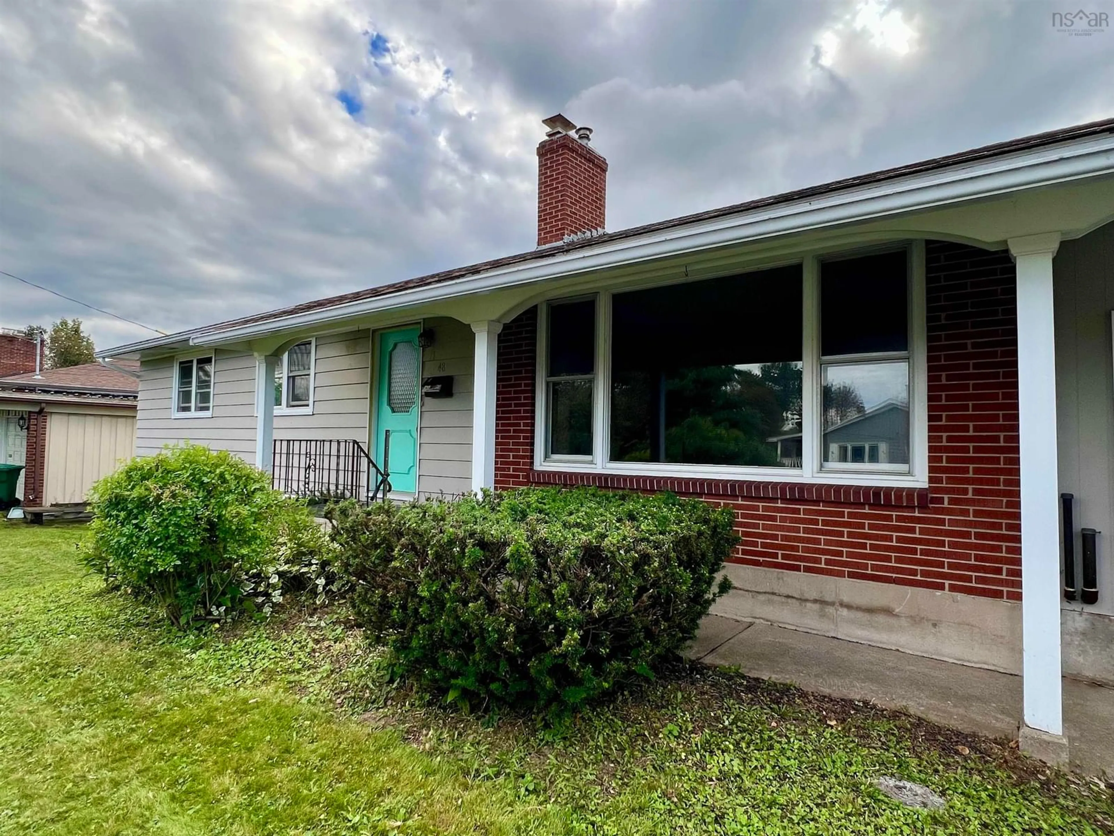 Home with vinyl exterior material, street for 48 Chelsea Crt, New Glasgow Nova Scotia B2H 1V4