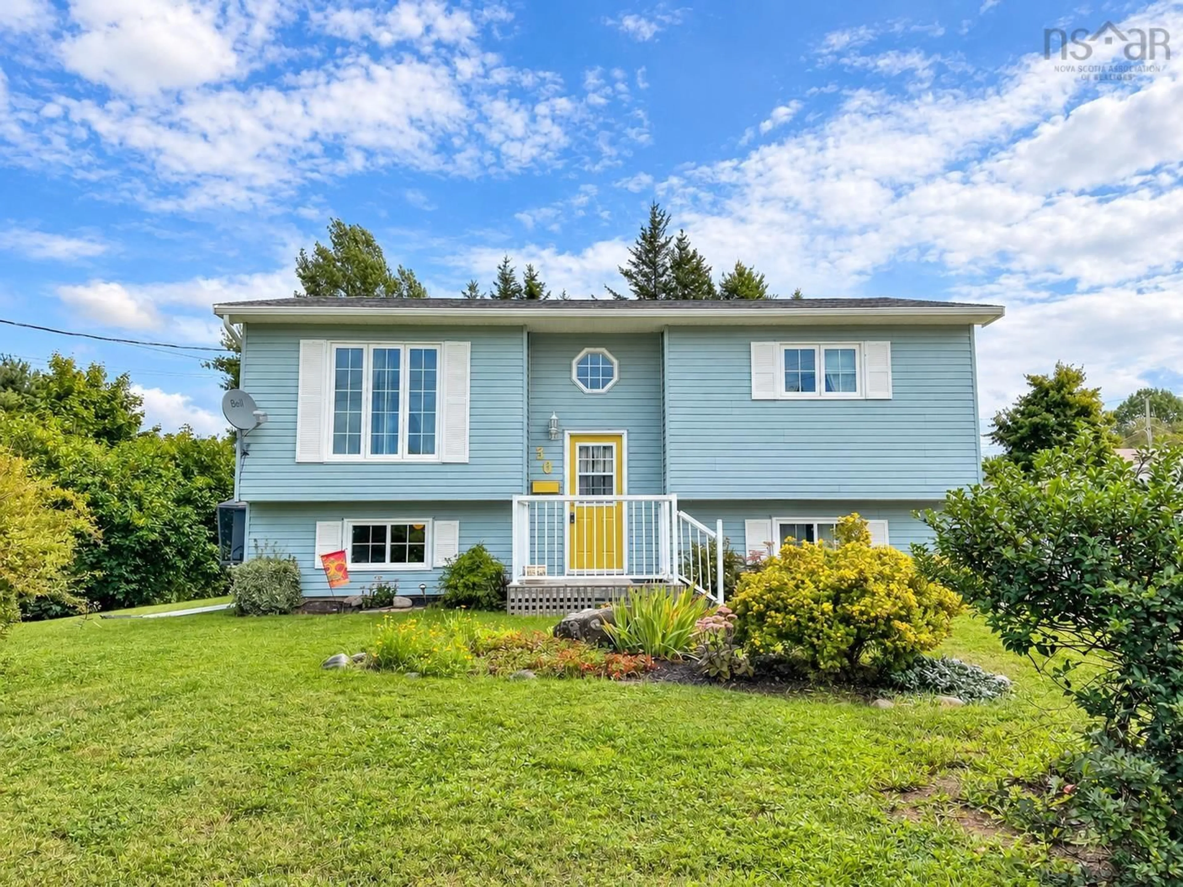 Home with vinyl exterior material, water/lake/river/ocean view for 30 Sherry Ave, Kentville Nova Scotia B4N 1Z7