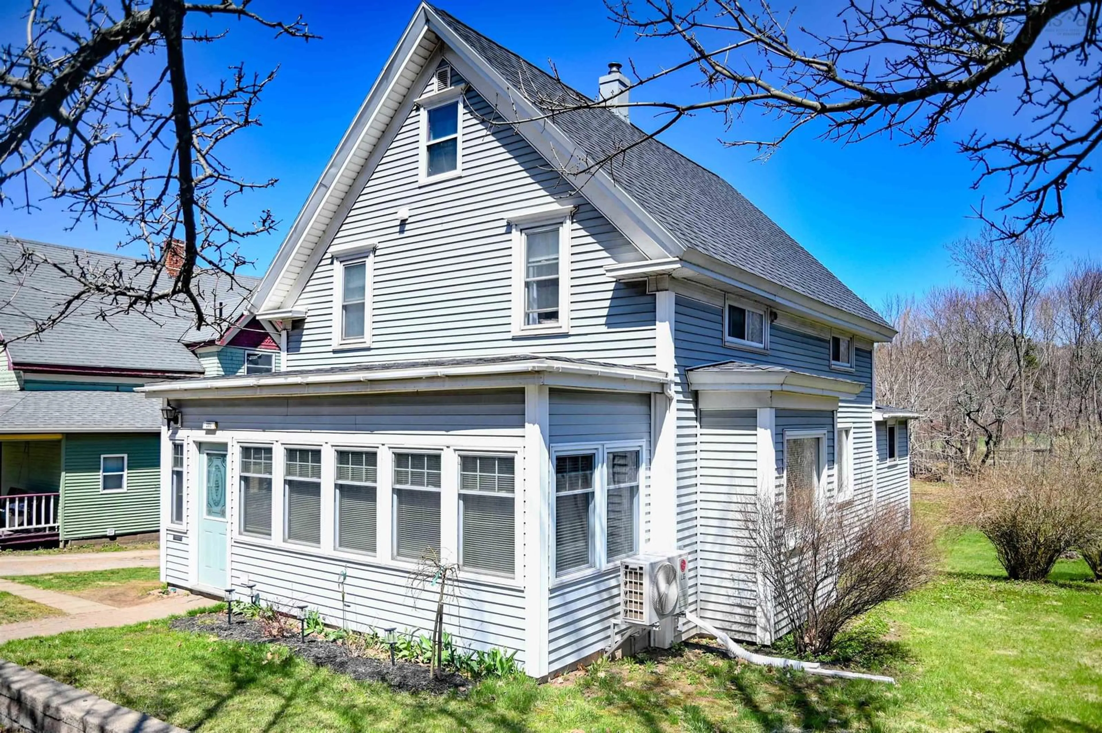 Home with vinyl exterior material, street for 201 Main Street, Kentville Nova Scotia B4N 1J6