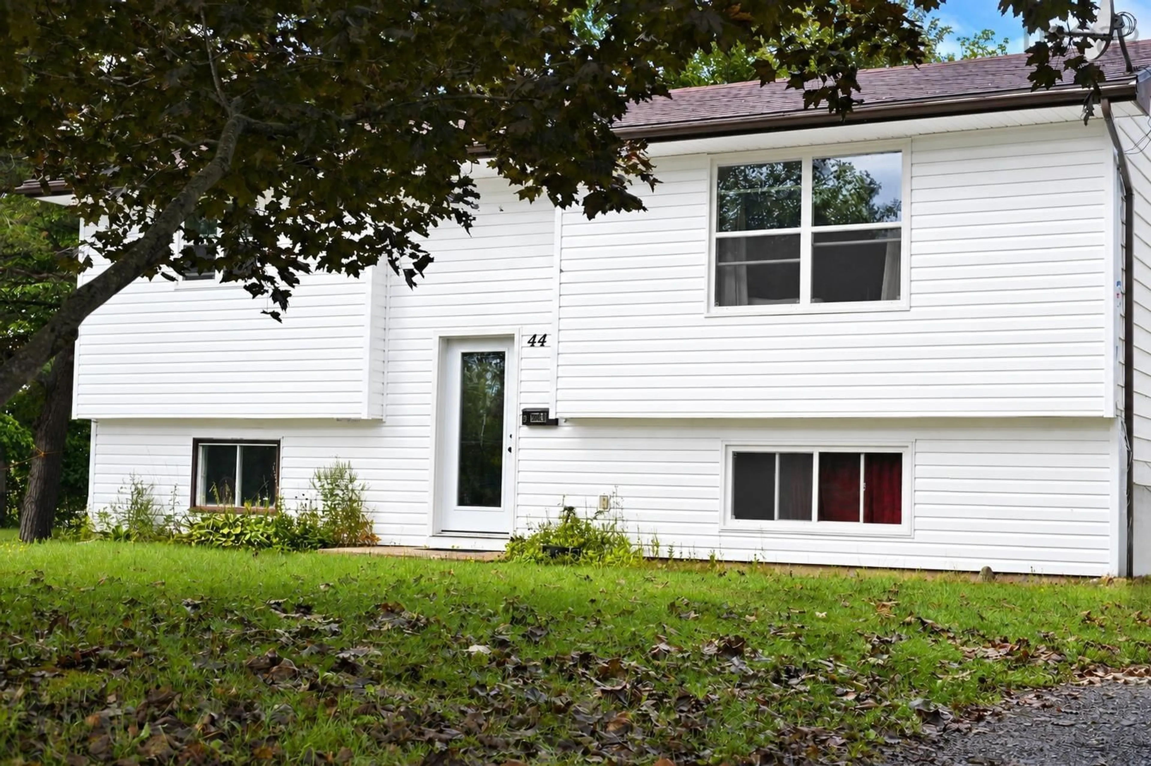 Home with vinyl exterior material, unknown for 44 Sumac Ave, New Minas Nova Scotia B4N 5C6