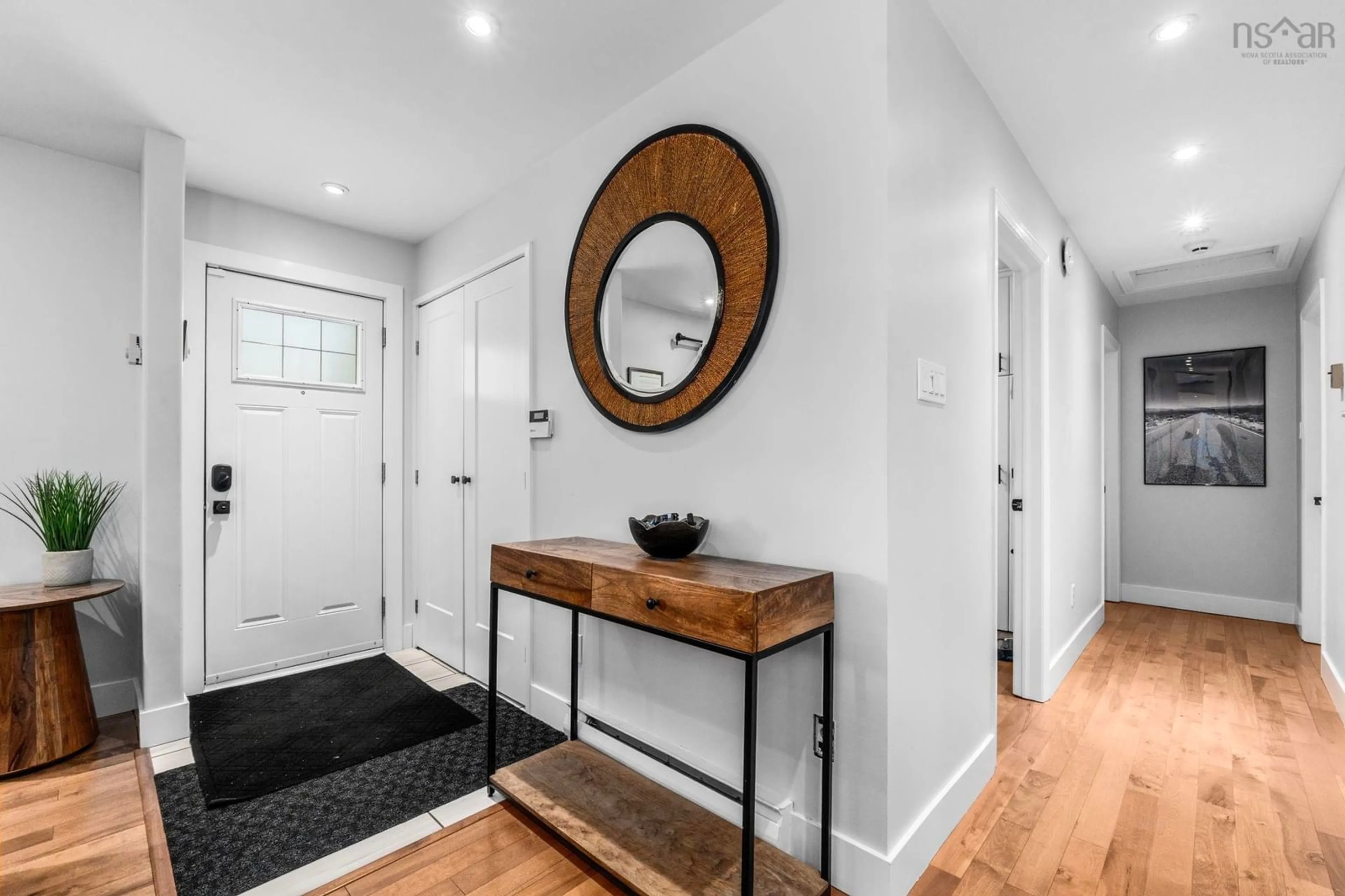 Indoor entryway for 30 Forestglen Dr, Timberlea Nova Scotia B3T 1J4
