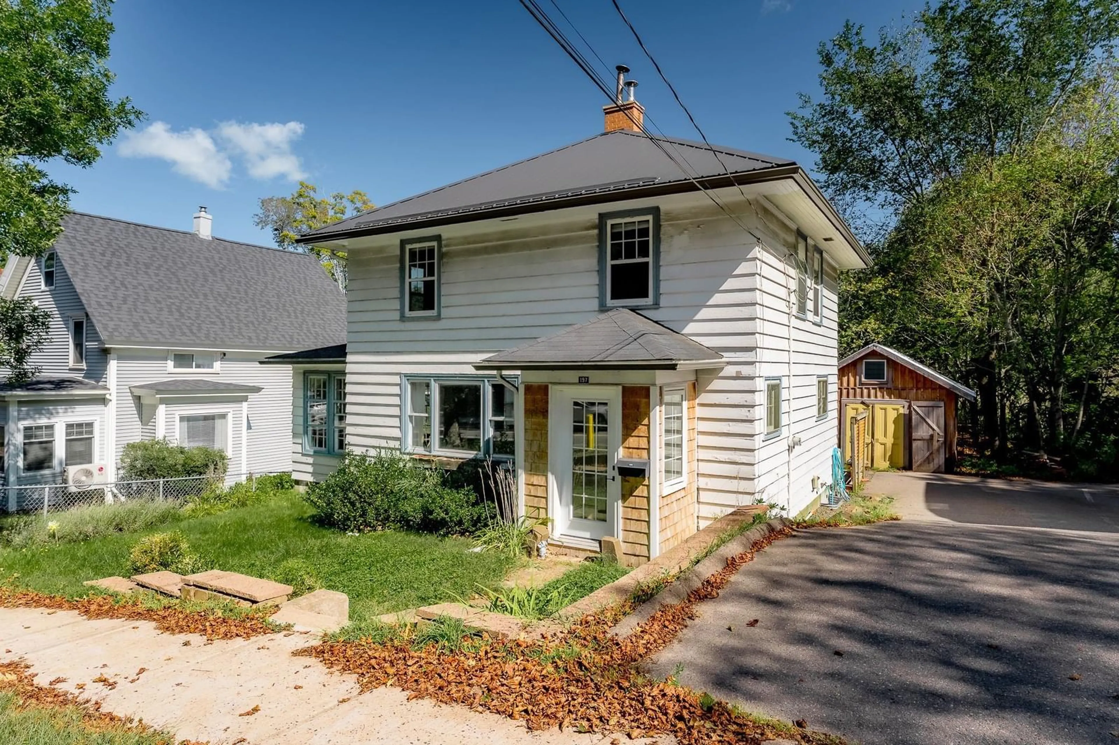 Home with vinyl exterior material, street for 197 Main Street St, Kentville Nova Scotia B4N 1J6