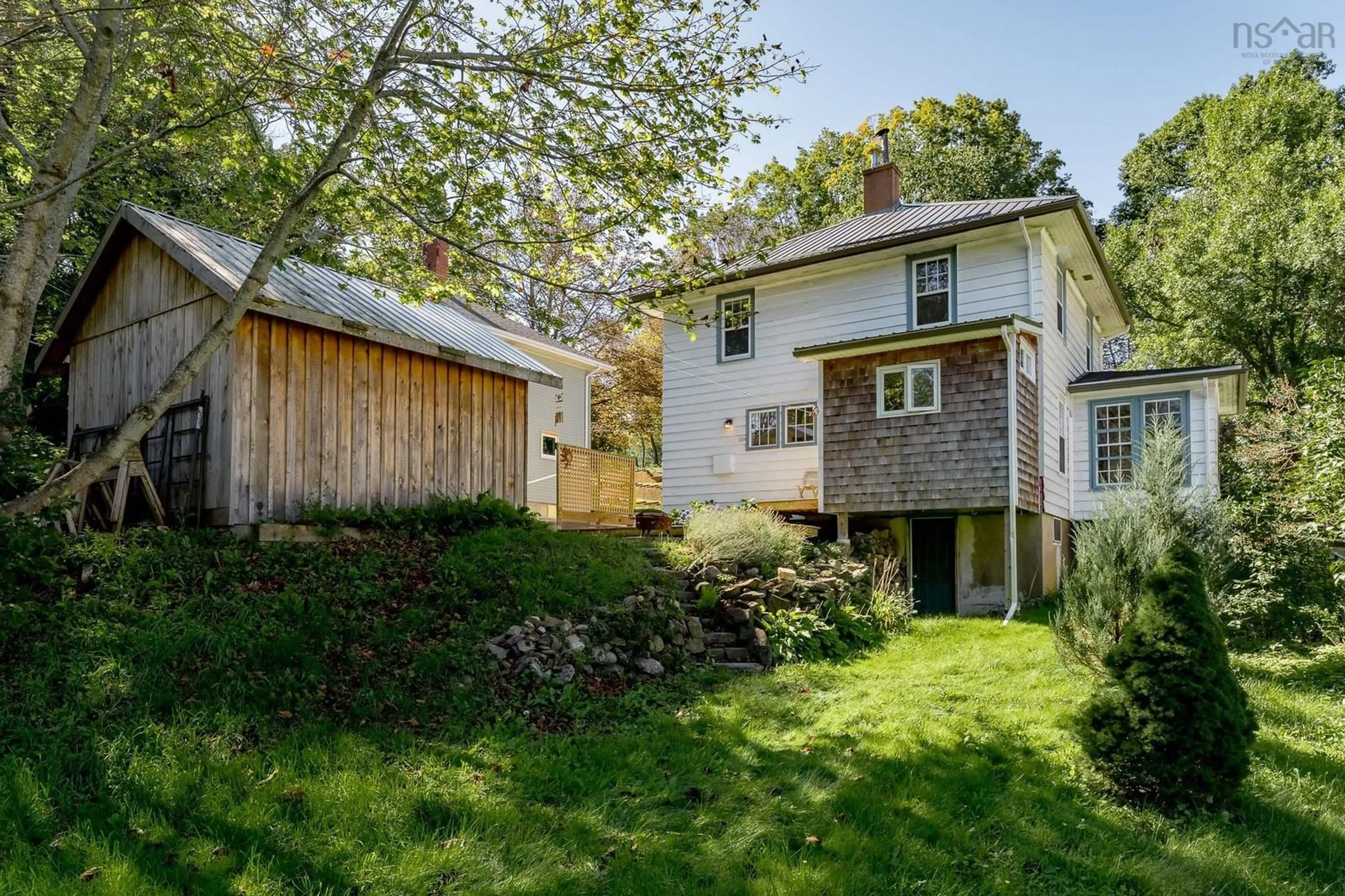 A pic from outside/outdoor area/front of a property/back of a property/a pic from drone, building for 197 Main Street St, Kentville Nova Scotia B4N 1J6