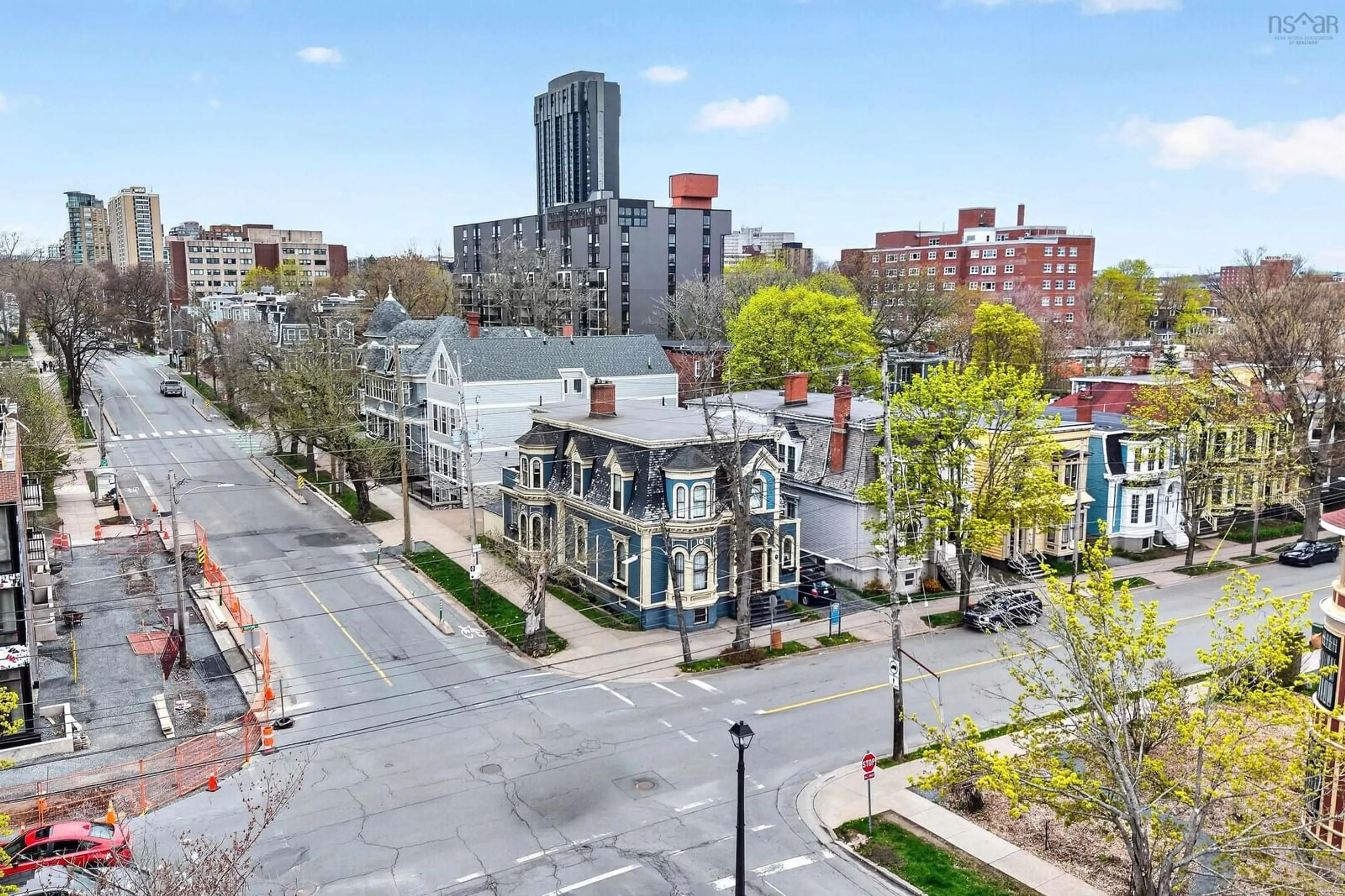 A pic from outside/outdoor area/front of a property/back of a property/a pic from drone, city buildings view from balcony for 5691 Inglis St, Halifax Peninsula Nova Scotia B3H 1K2