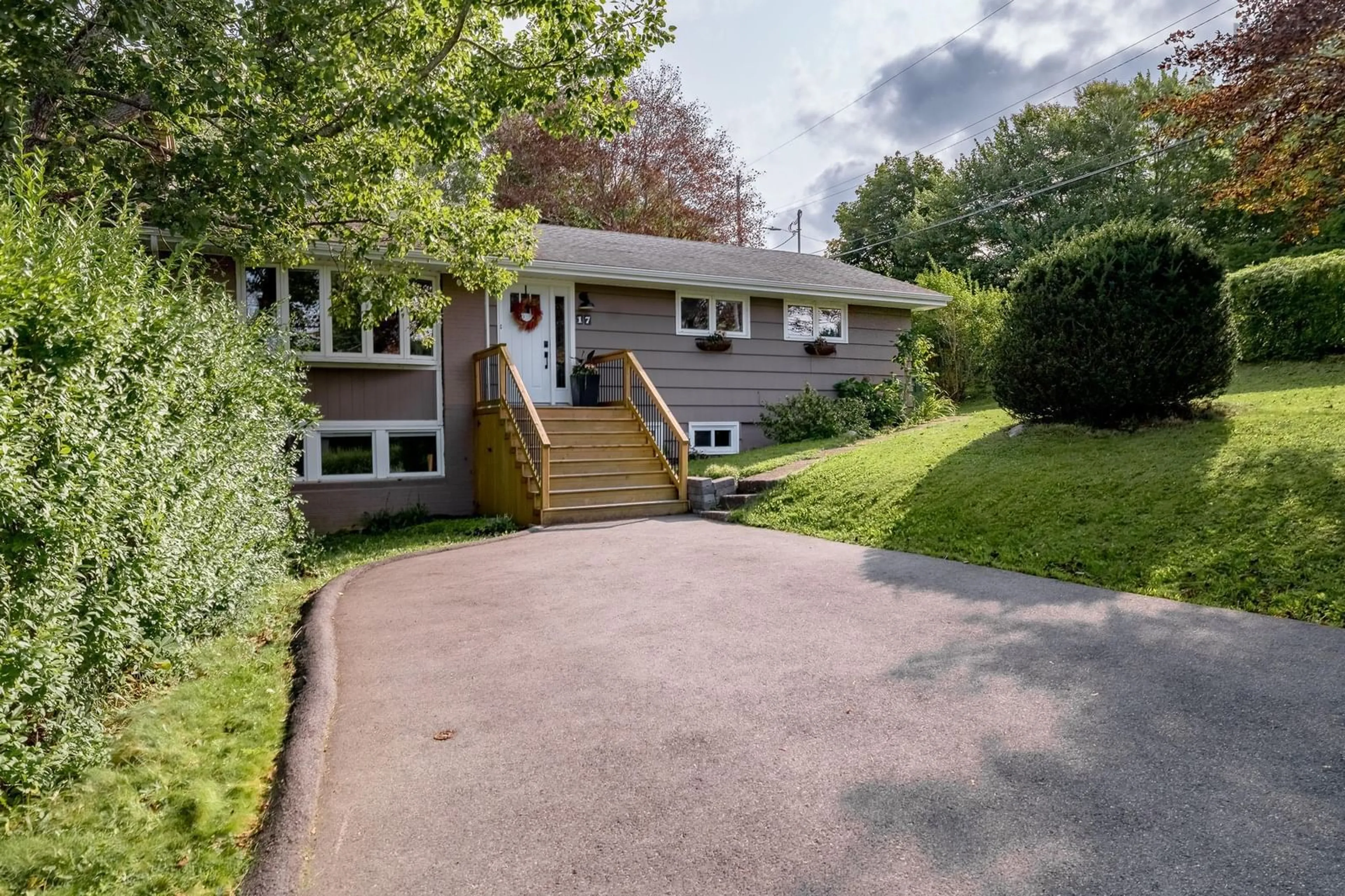 Unknown for 17 Glenora Ave, Halifax Nova Scotia B4B 0M3