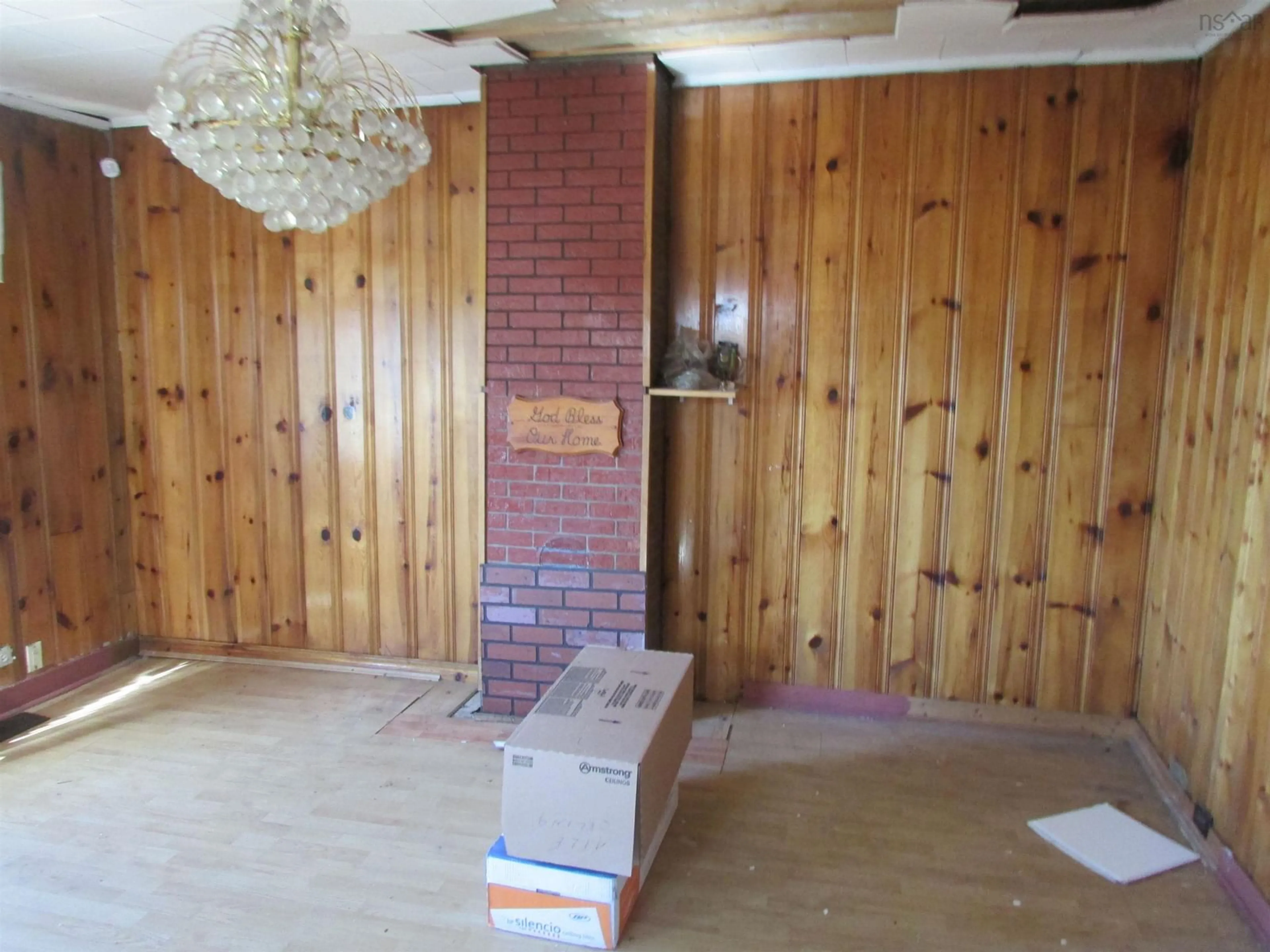 Indoor foyer for 55 Crescent St, Sydney Mines Nova Scotia B1V 2P2