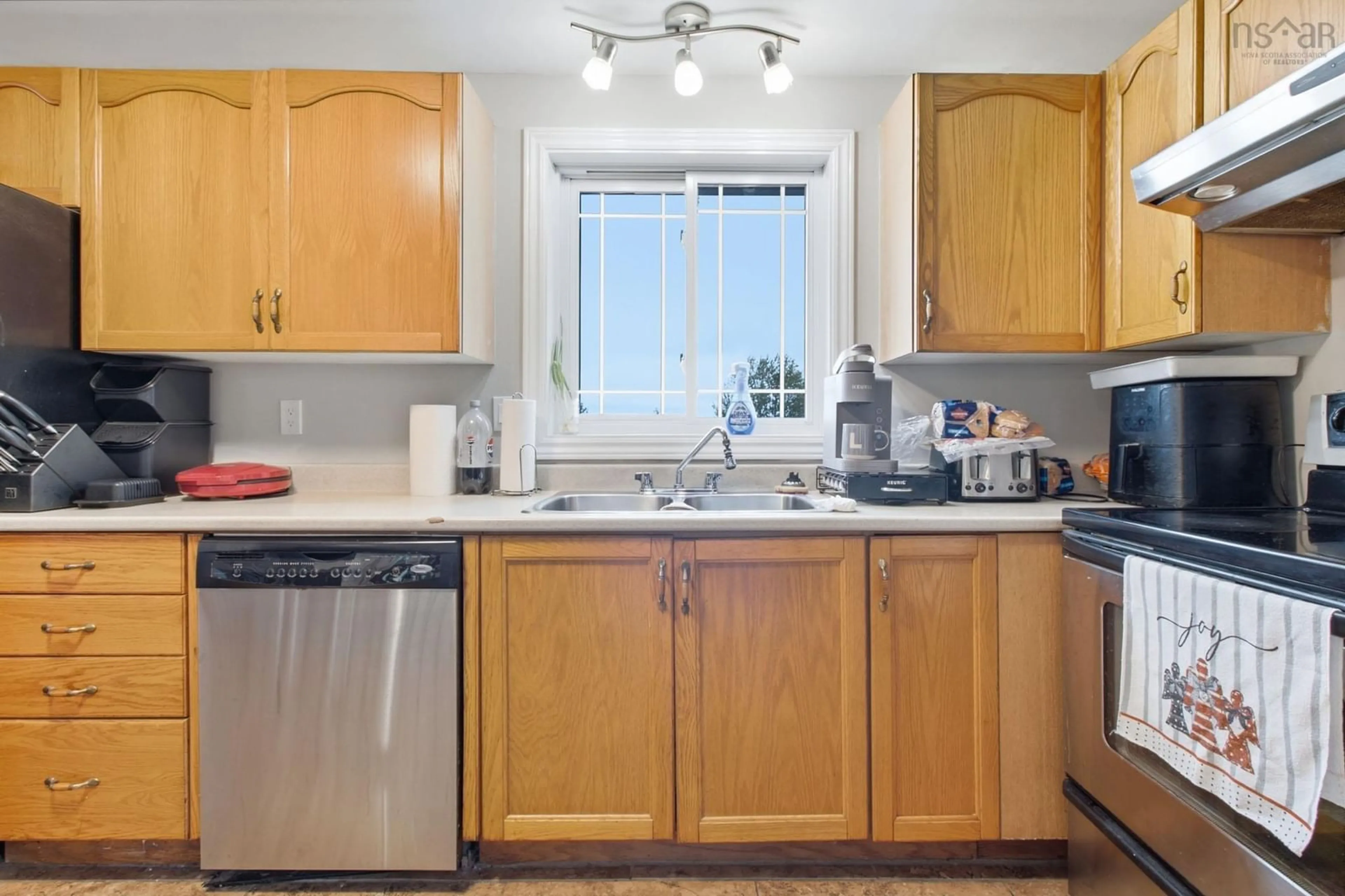 Standard kitchen, unknown for 235 Etter Rd, Mount Uniacke Nova Scotia B0N 1Z0
