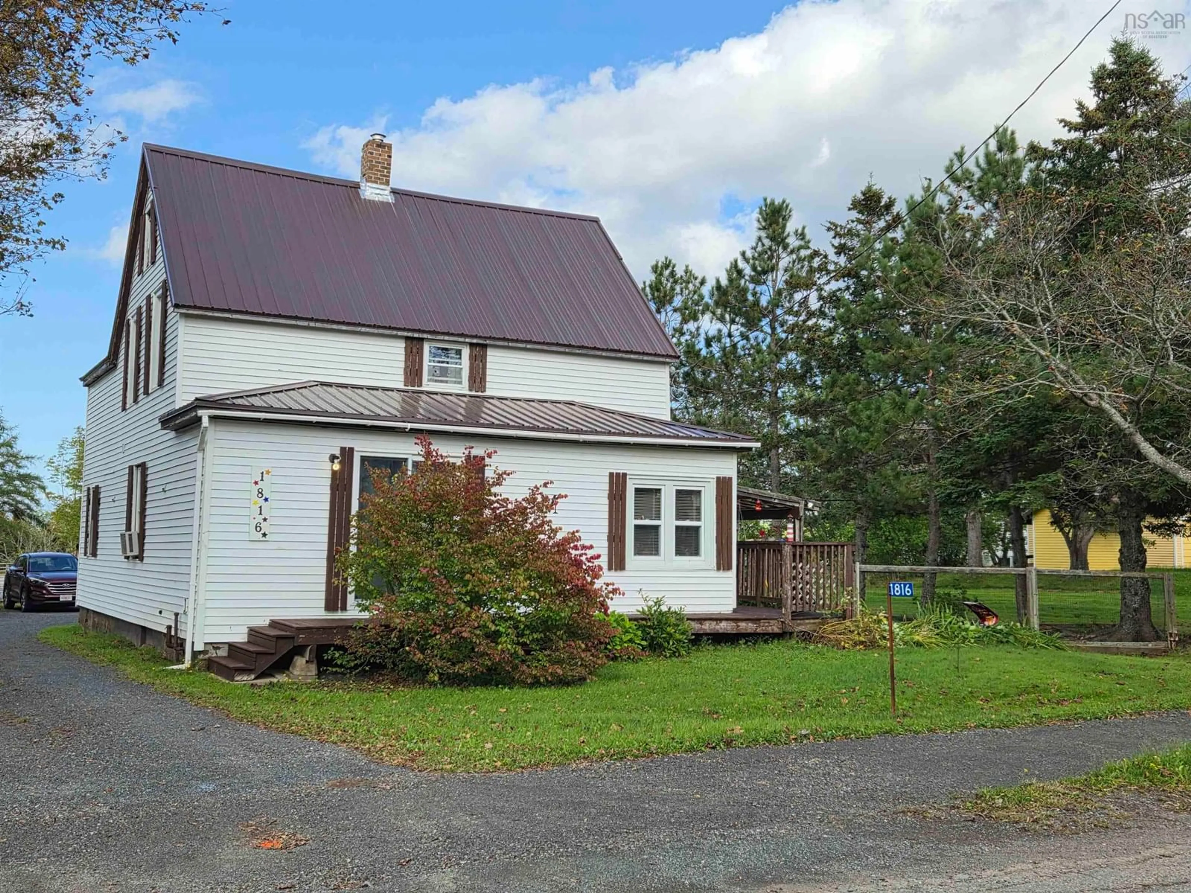 A pic from outside/outdoor area/front of a property/back of a property/a pic from drone, street for 1816 Victoria St, Westville Nova Scotia B0K 1H0