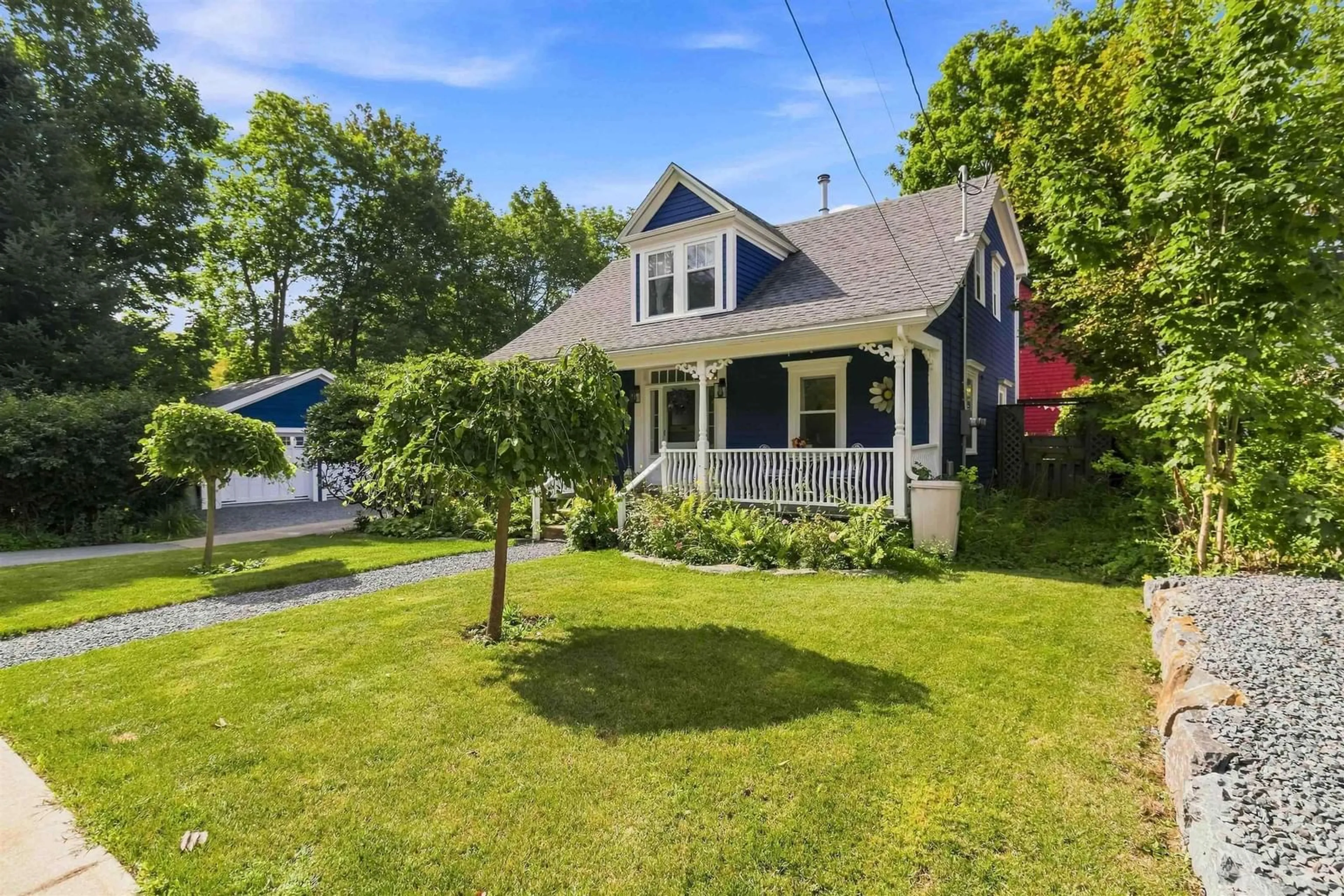 A pic from outside/outdoor area/front of a property/back of a property/a pic from drone, street for 102 Pleasant Street, Mahone Bay Nova Scotia B0J 2E0