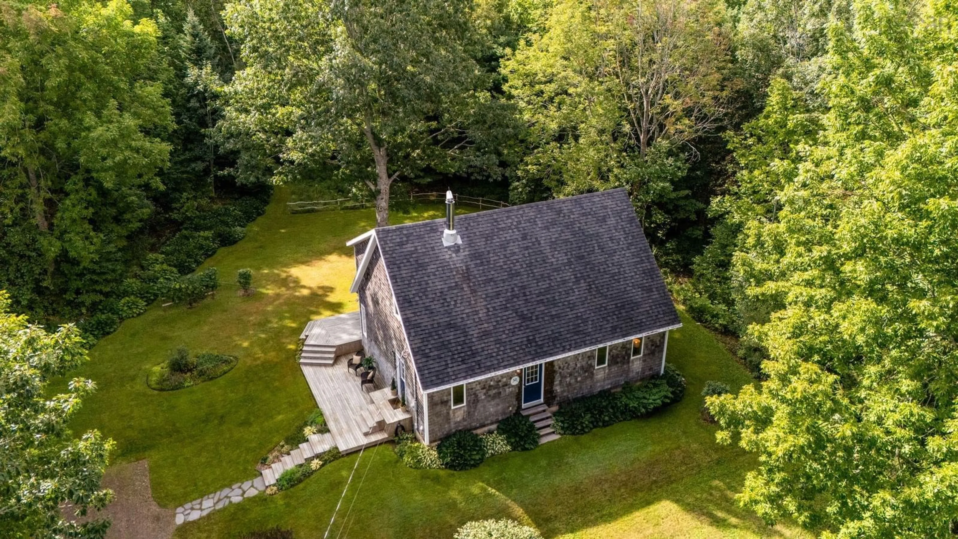 A pic from outside/outdoor area/front of a property/back of a property/a pic from drone, building for 118 Slayter Rd, Gaspereau Nova Scotia B4P 2R1