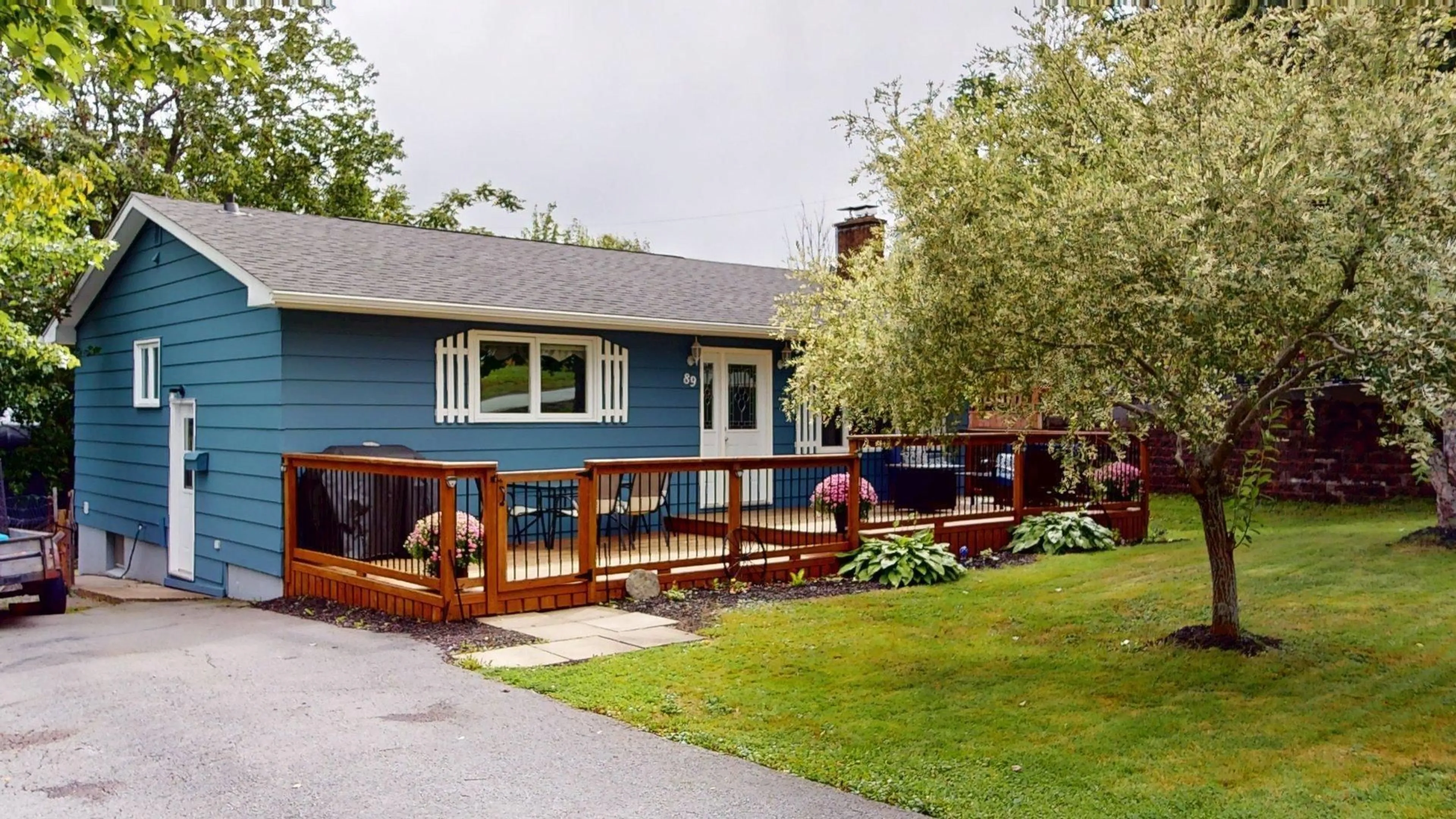 Patio, street for 89 Nelson Dr, Lower Sackville Nova Scotia B4C 2A1