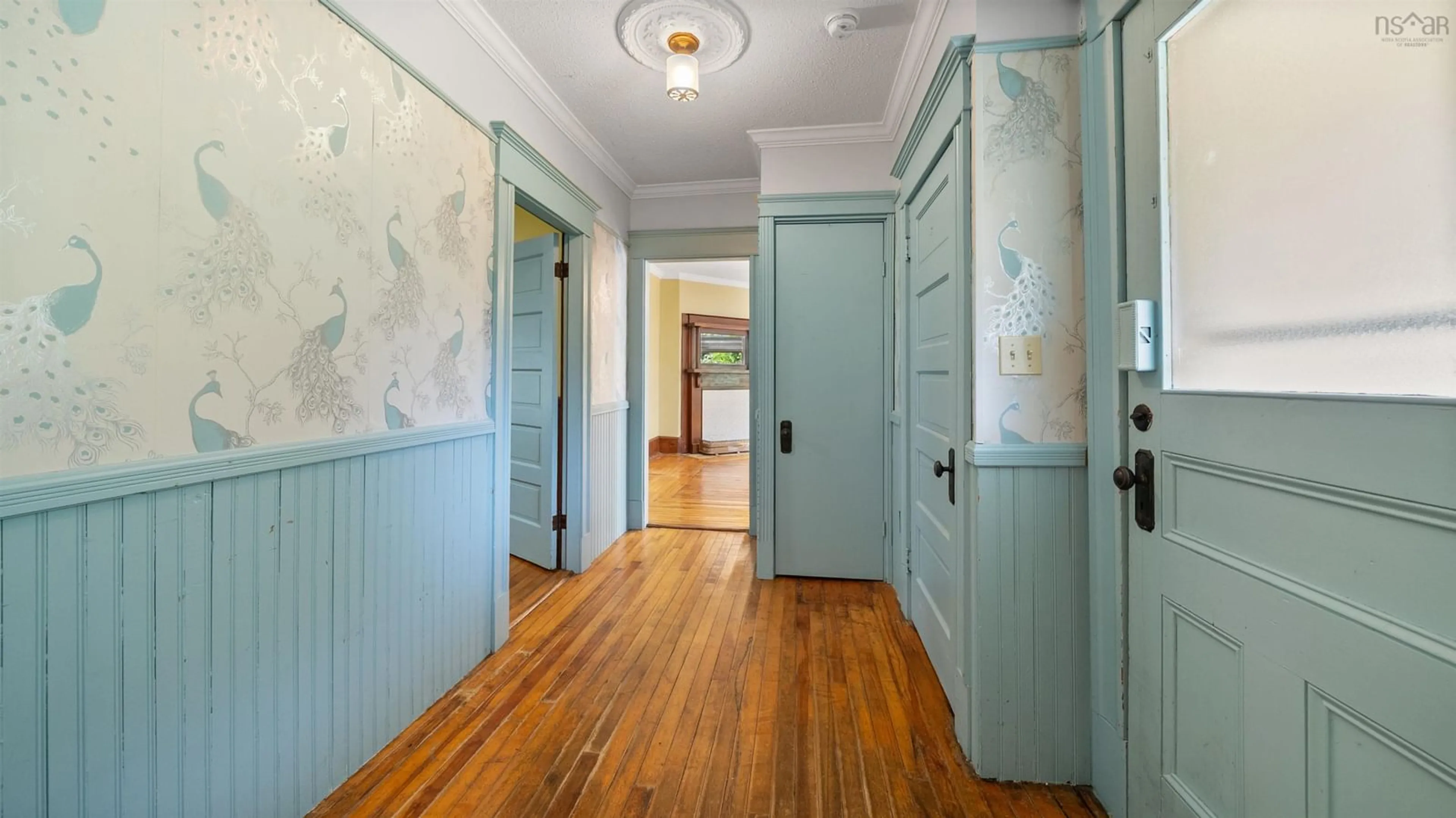 Indoor foyer for 2532 1 Hwy, Aylesford Nova Scotia B0P 0A8