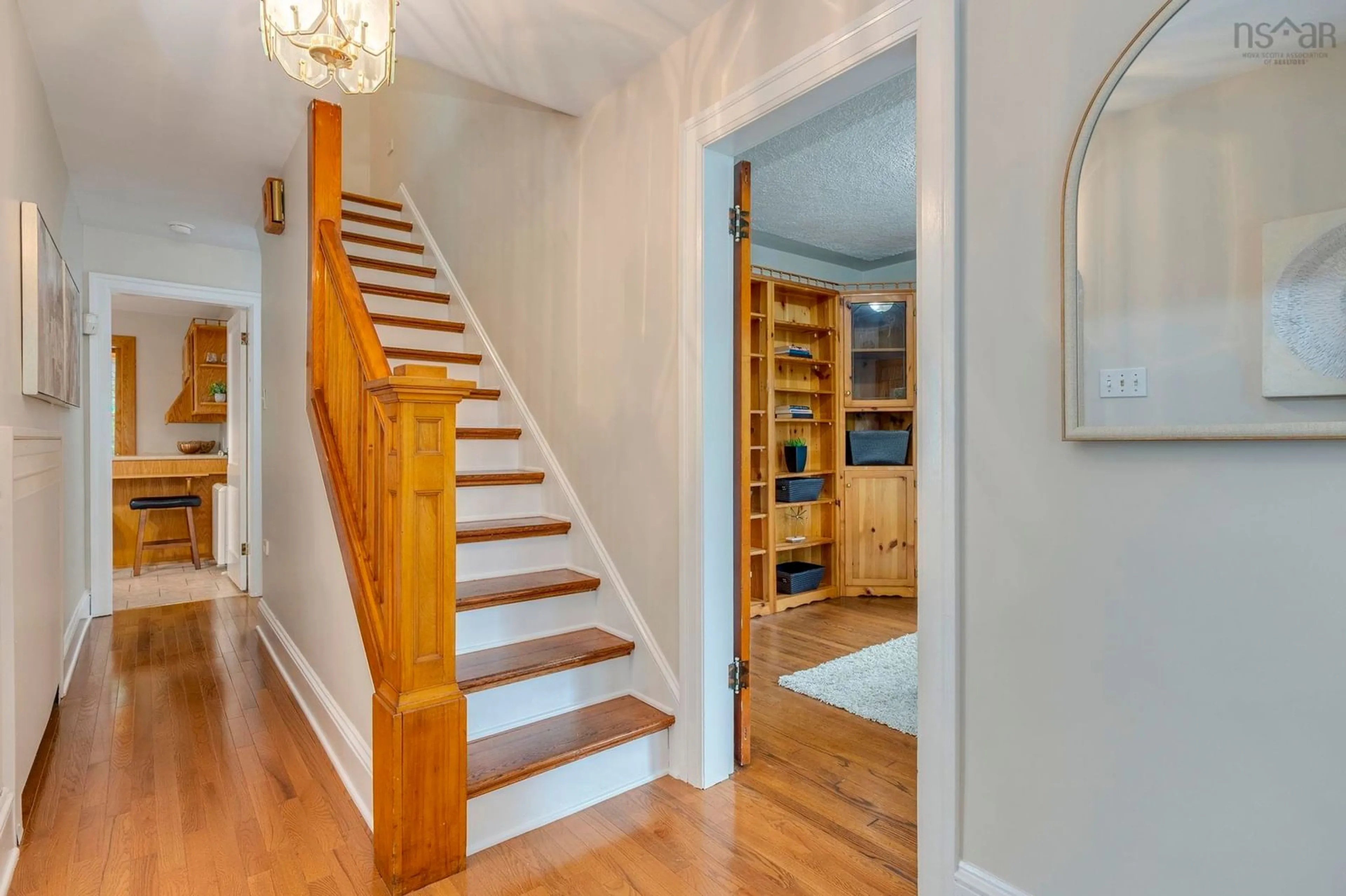 Indoor entryway for 19 Alderwood Dr, Halifax Nova Scotia B3N 1S6
