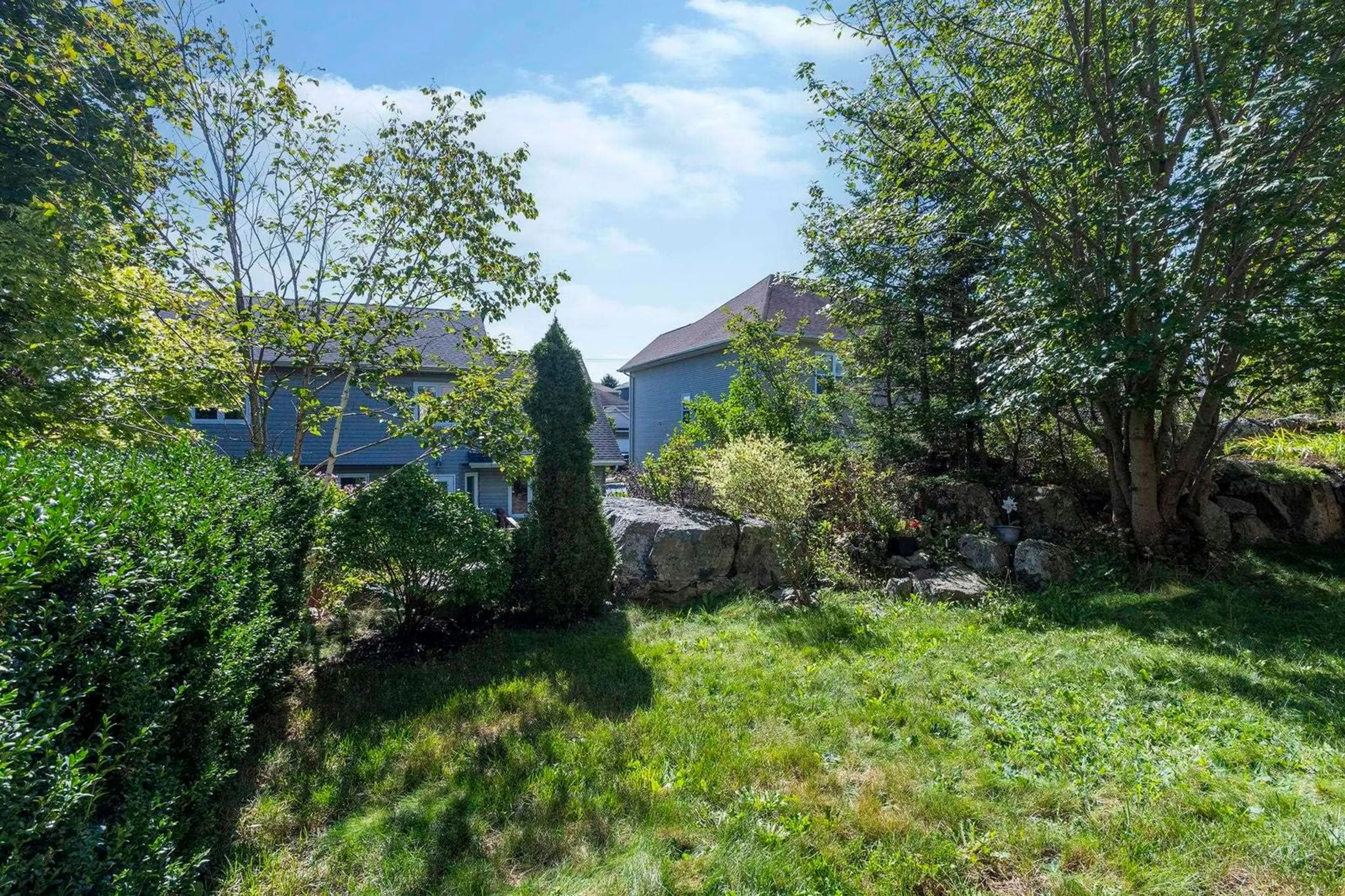 A pic from outside/outdoor area/front of a property/back of a property/a pic from drone, unknown for 76 Outrigger Crescent, Halifax Nova Scotia B3M 4V8