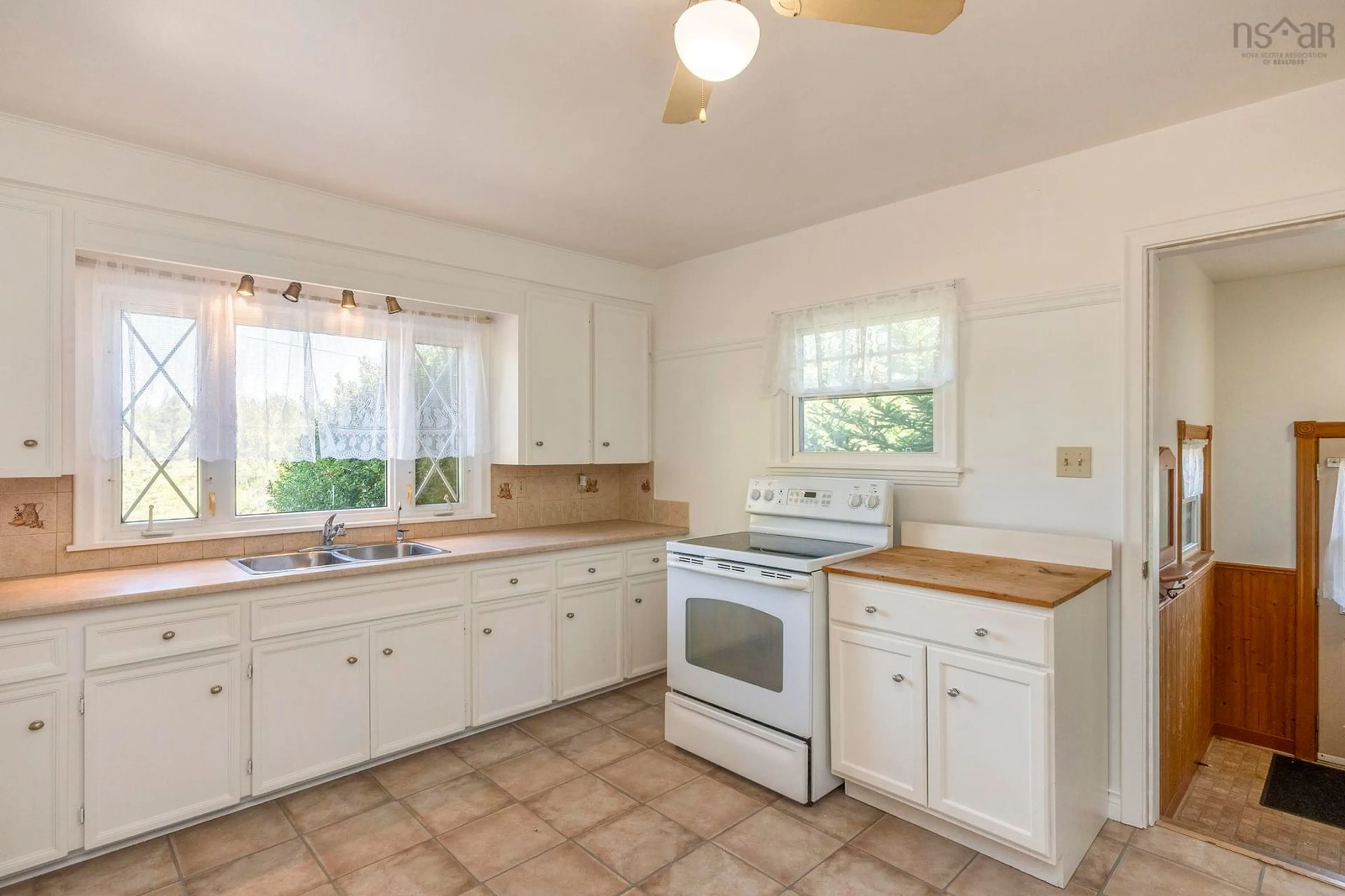 Standard kitchen, ceramic/tile floor for 12 Cedar St, East Kingston Nova Scotia B0P 1R0