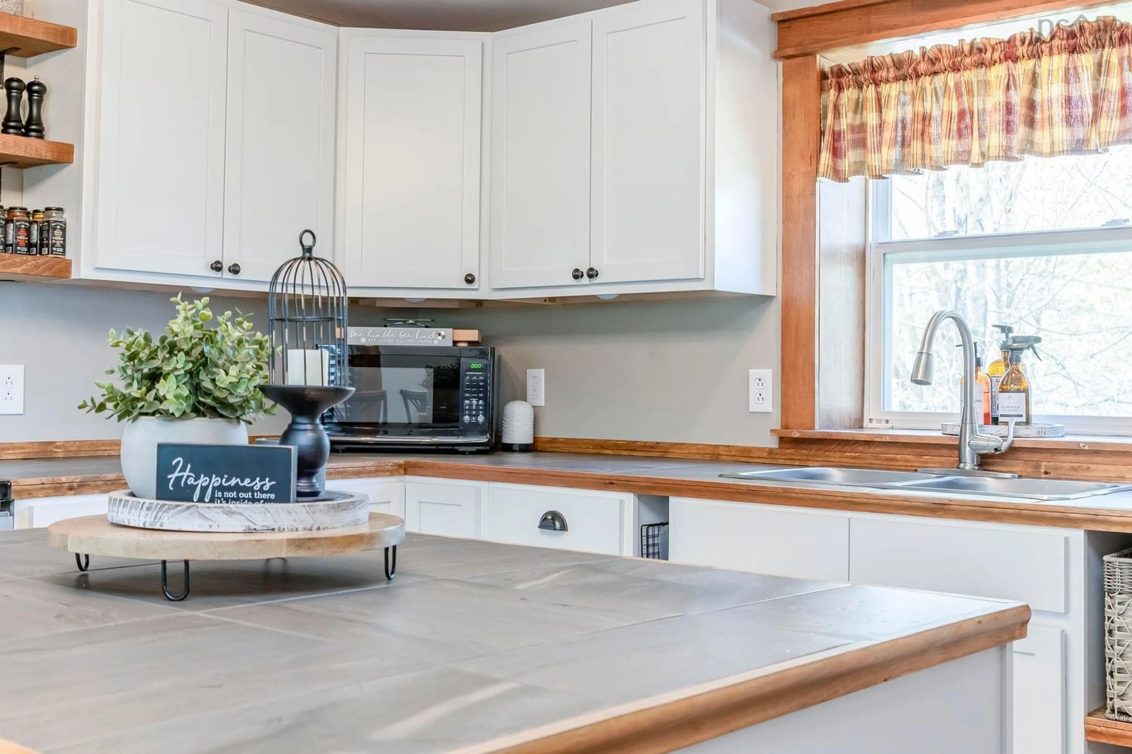 Open concept kitchen, unknown for 66 Warwick St, Digby Nova Scotia B0V 1A0