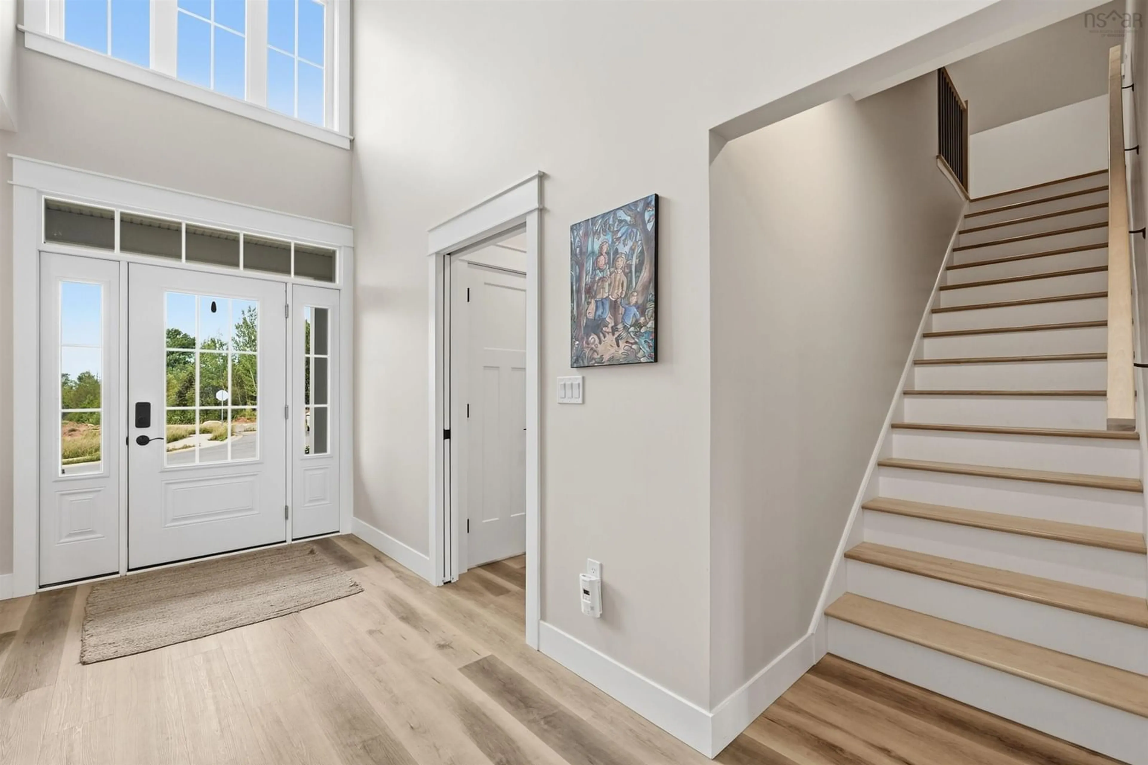Indoor entryway for 127 Stirling Ave, Wolfville Nova Scotia B4P 2N3