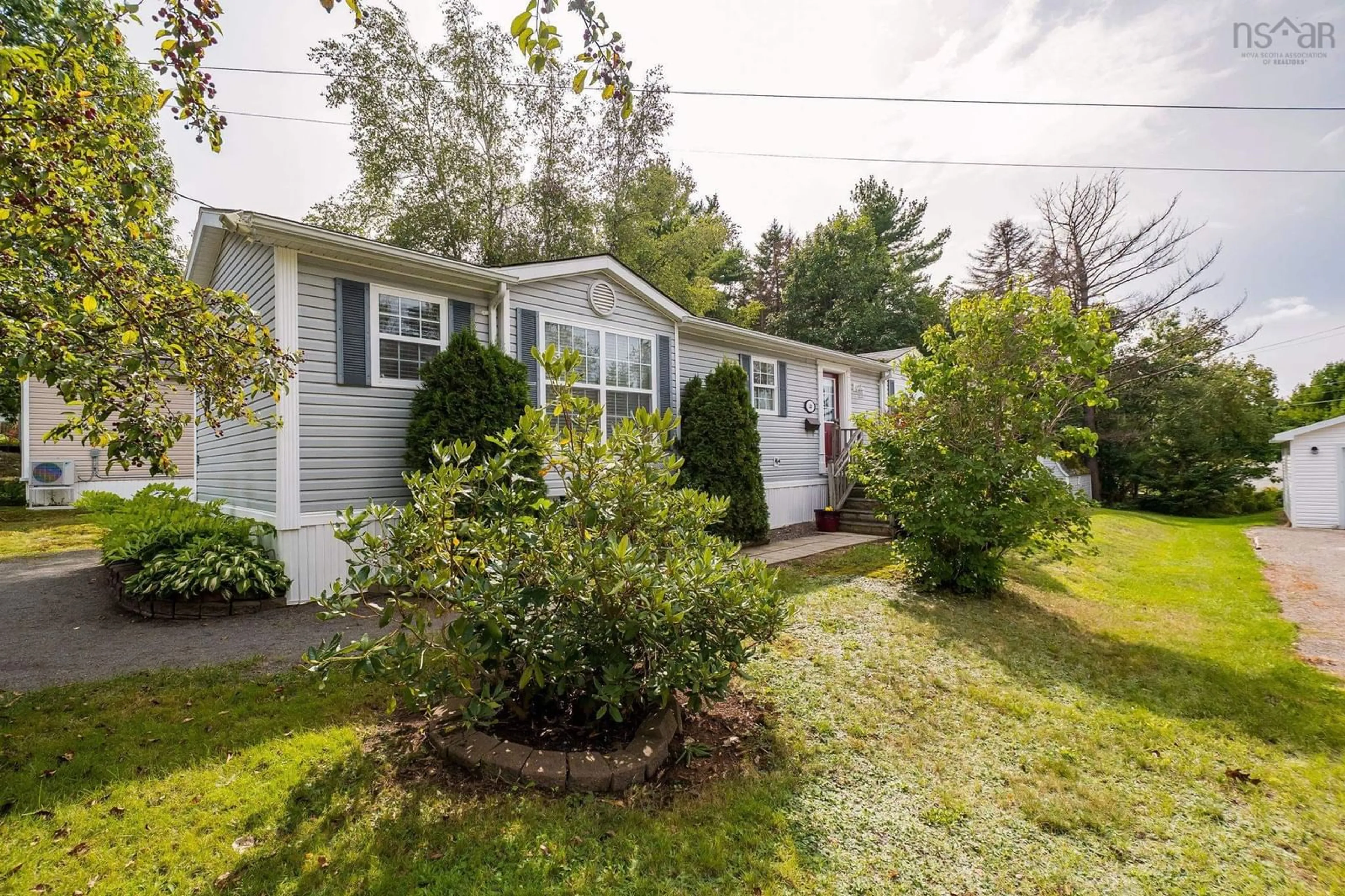 Unknown for 33 Commodore Crt, New Minas Nova Scotia B4N 5N5
