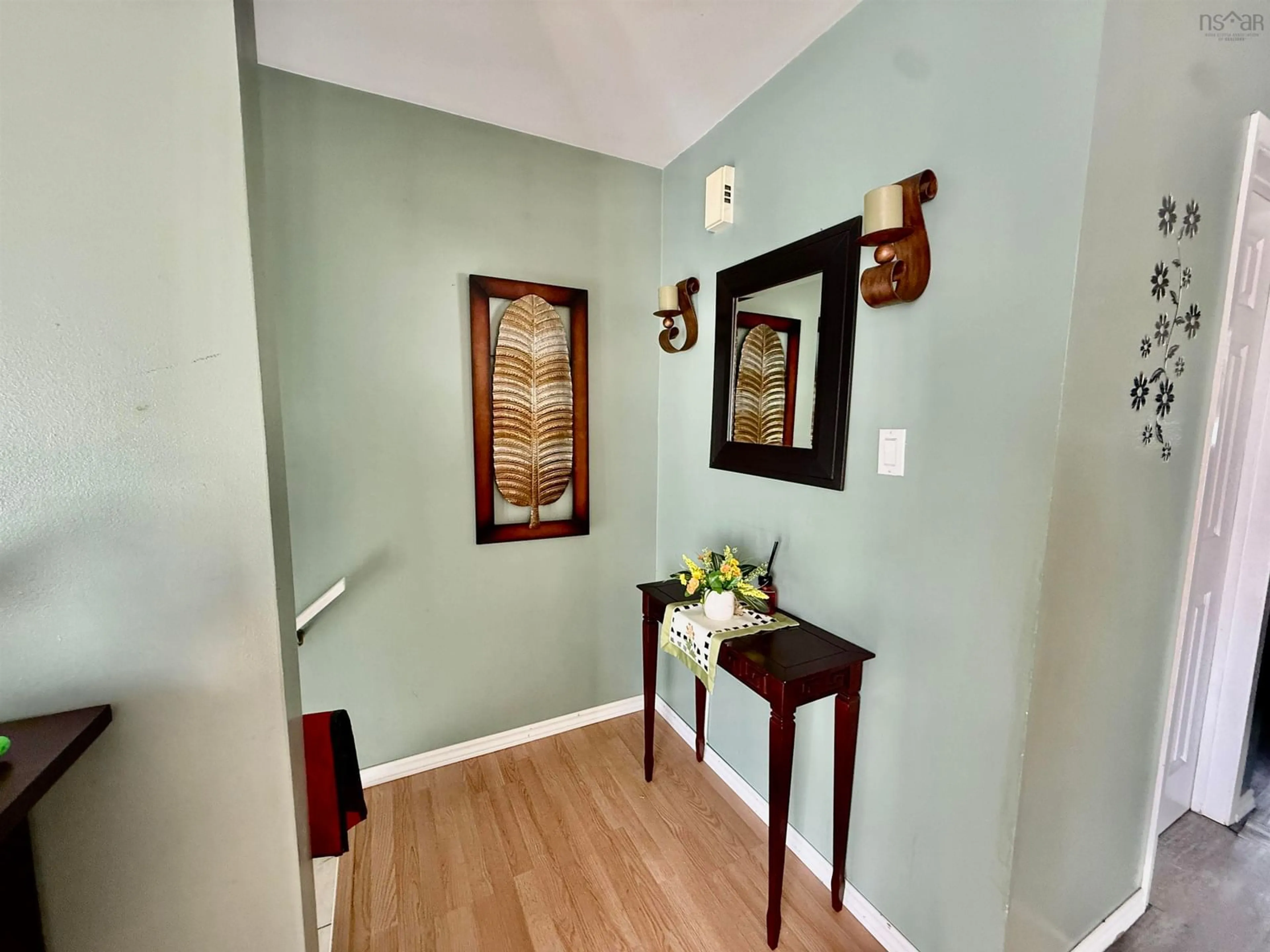 Indoor entryway for 27 Malik Crt, Lower Sackville Nova Scotia B4C 3V8