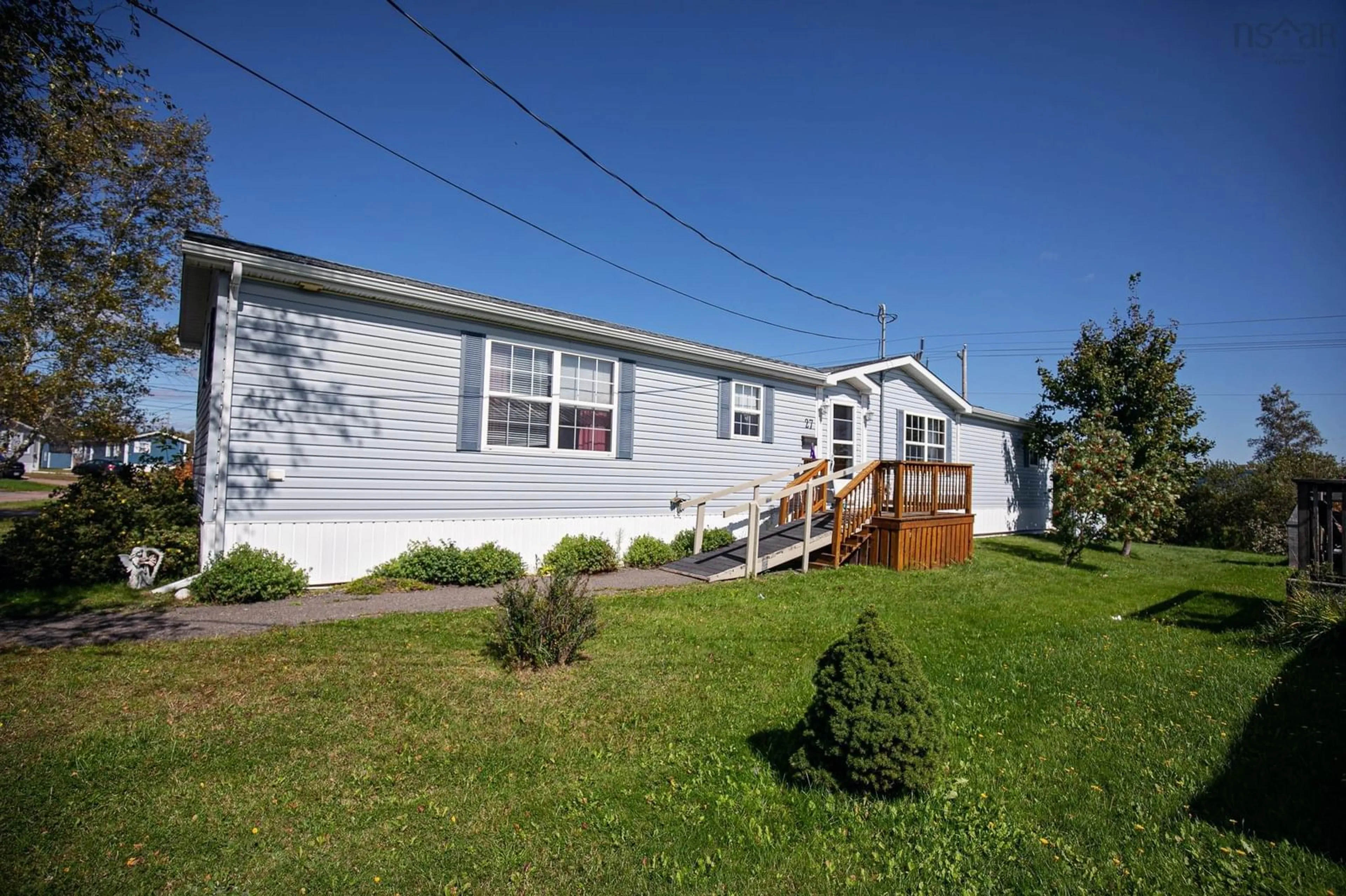 Home with vinyl exterior material, unknown for 27 Fernwood Dr, Amherst Nova Scotia B4H 4P4