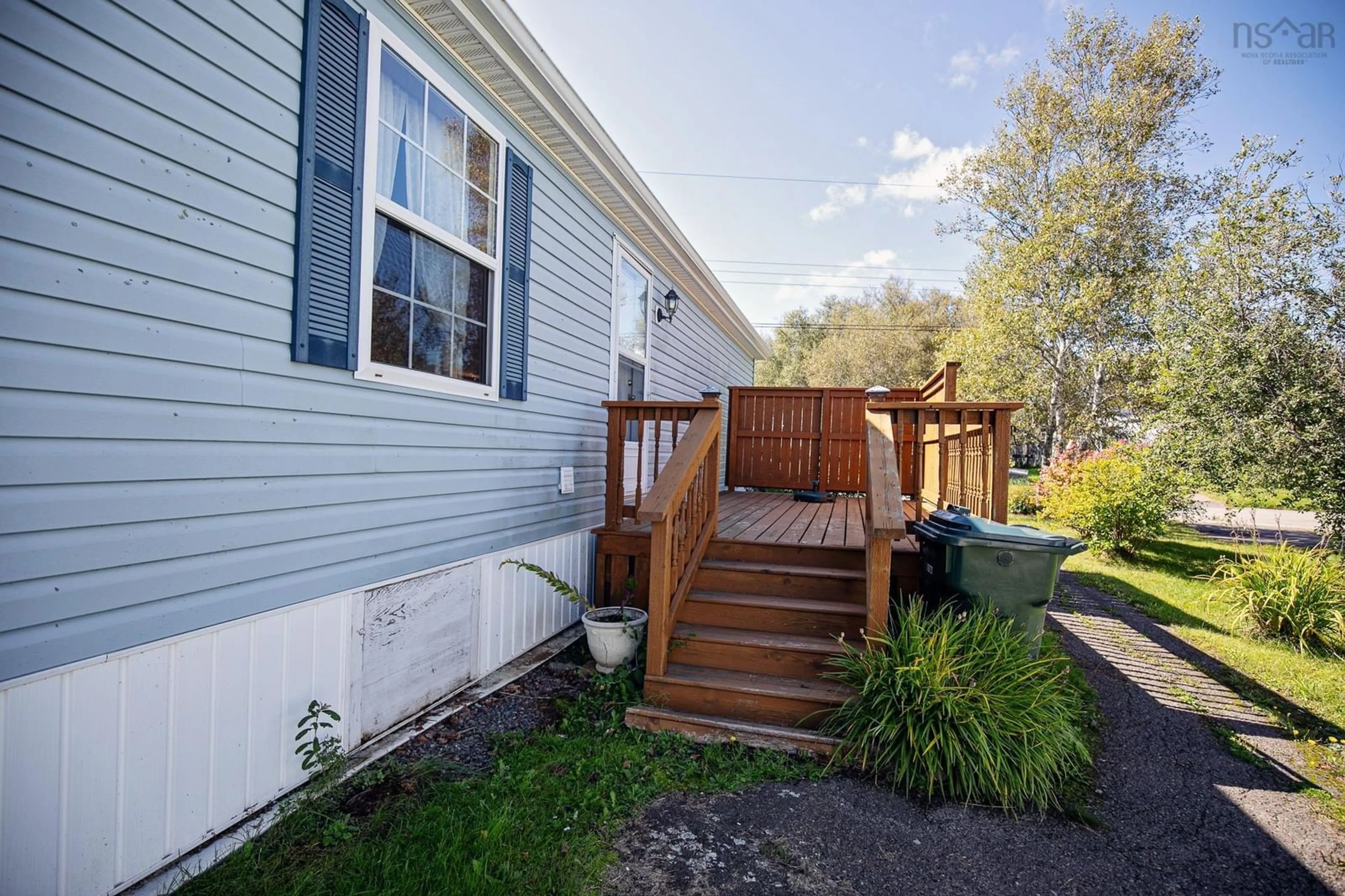 Home with vinyl exterior material, unknown for 27 Fernwood Dr, Amherst Nova Scotia B4H 4P4