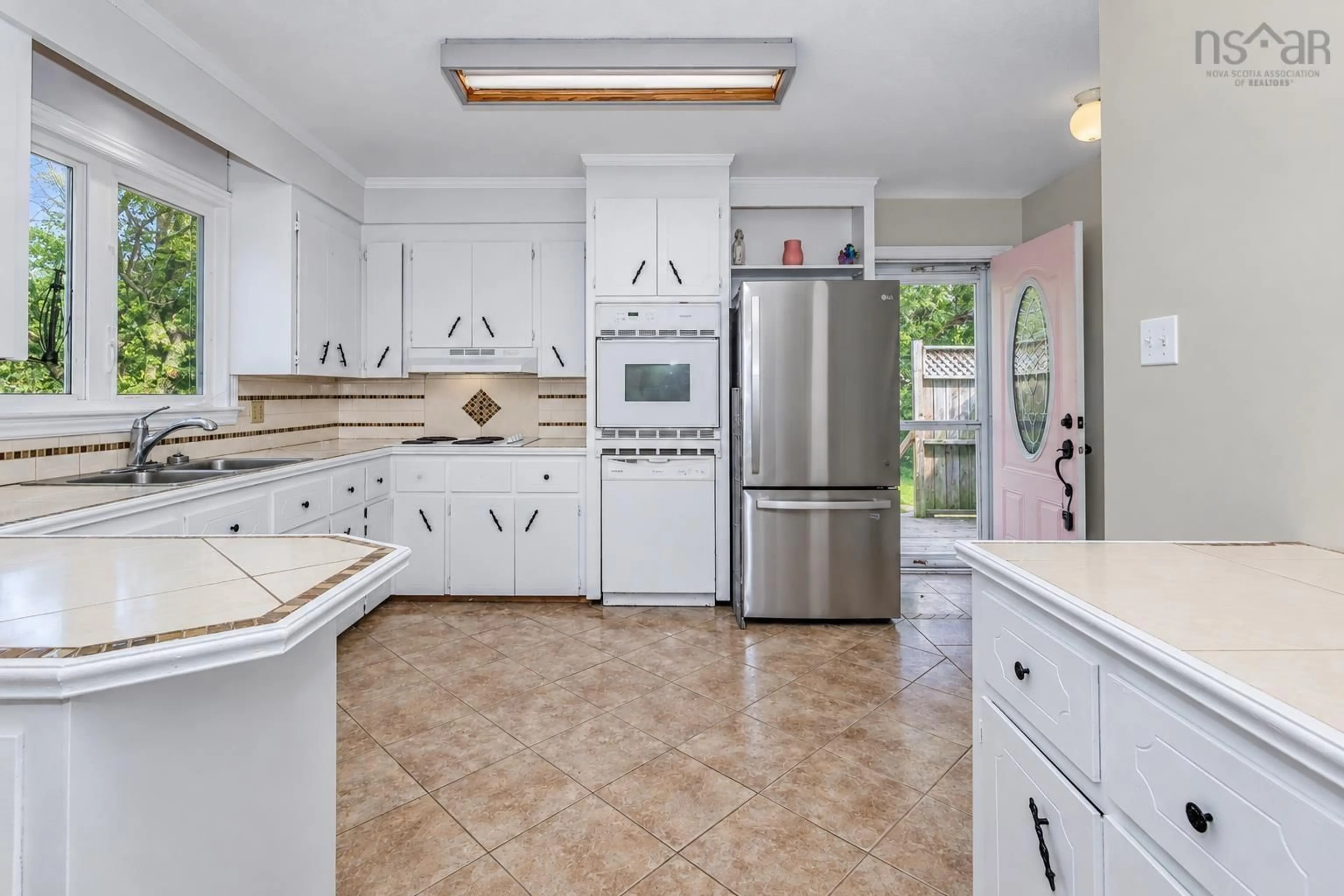 Open concept kitchen, ceramic/tile floor for 118 Curry St, Howie Centre Nova Scotia B1L 1G4
