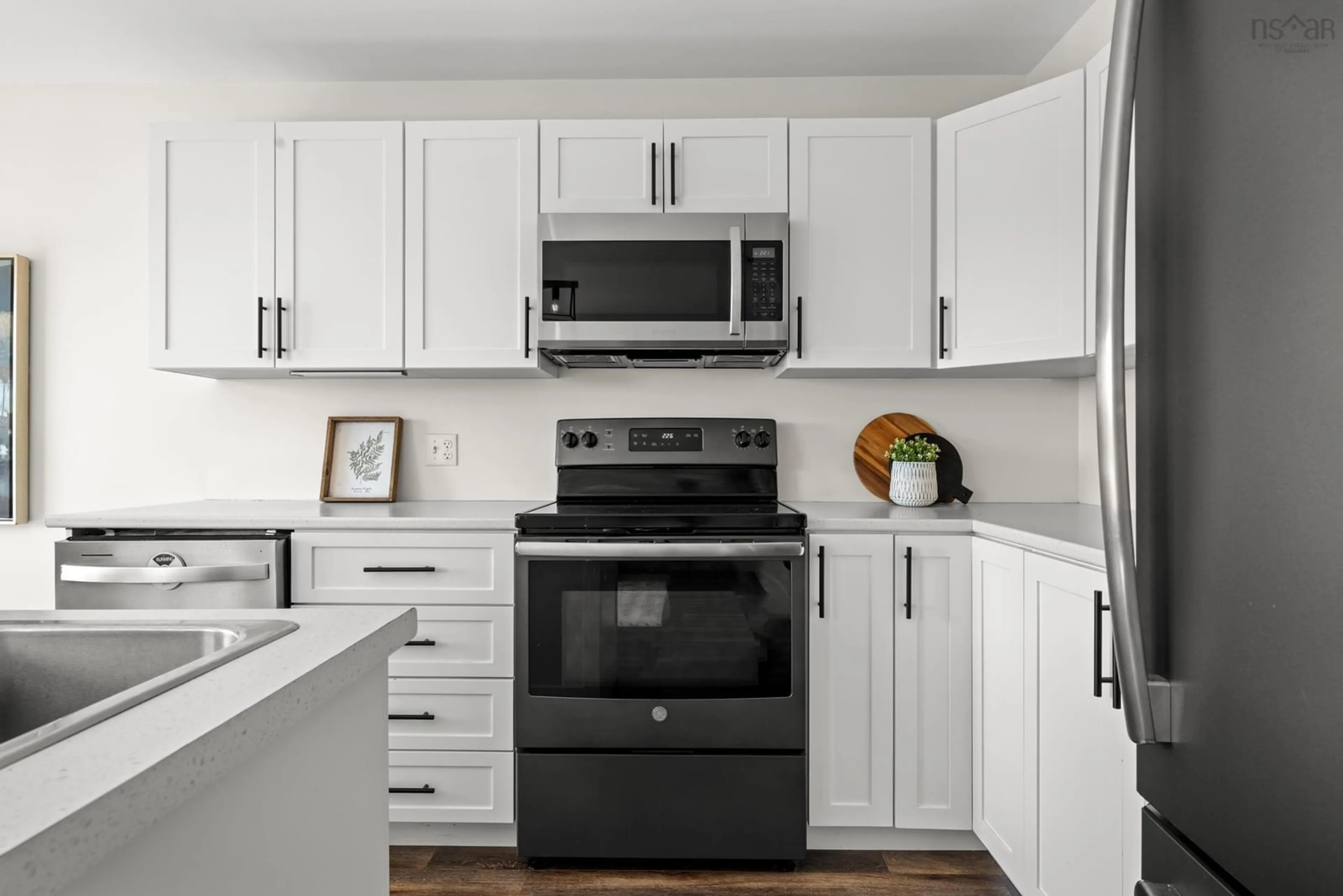 Standard kitchen, unknown for 155 Lier Ridge, Halifax Nova Scotia B3P 0E1