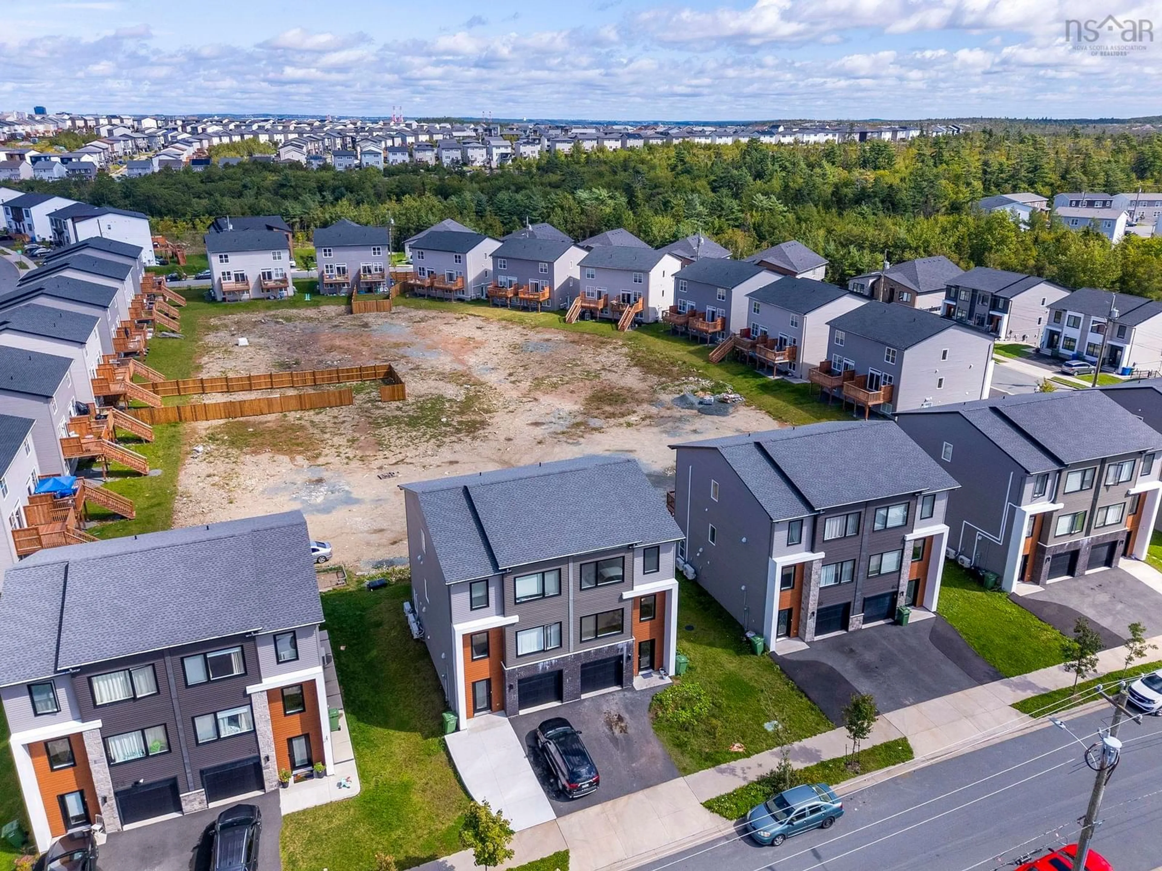 A pic from outside/outdoor area/front of a property/back of a property/a pic from drone, street for 78 Honeygold Dr, Halifax Nova Scotia B3R 0G2