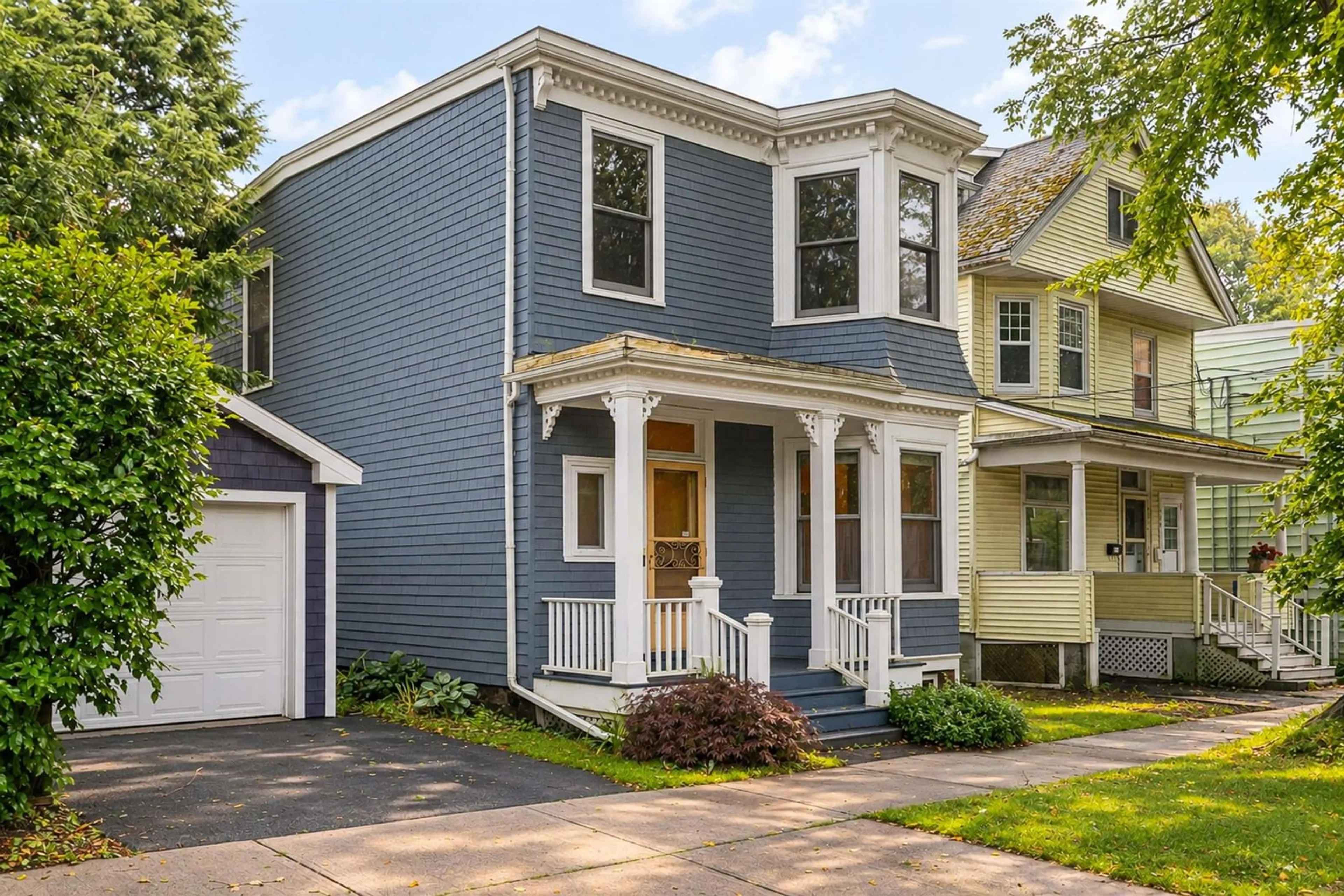 Home with vinyl exterior material, street for 1695 Edward St, Halifax Nova Scotia B3H 3J2