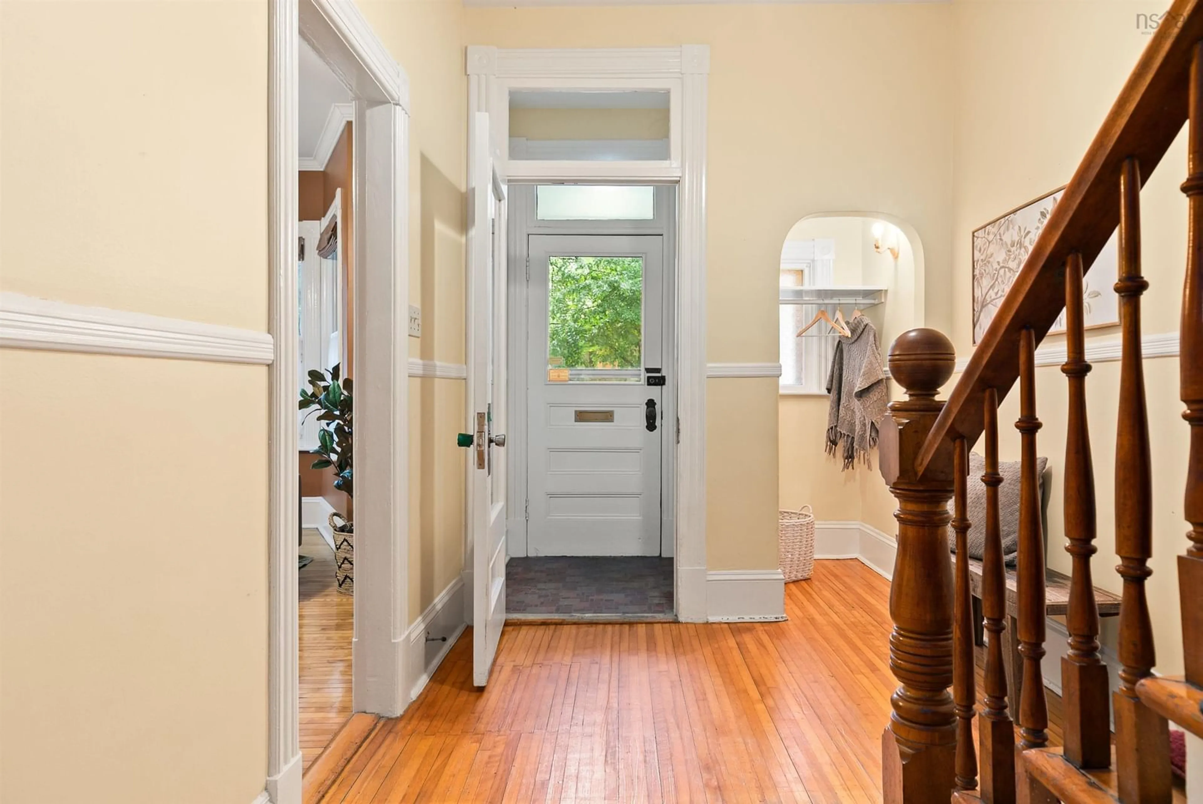 Indoor entryway for 1695 Edward St, Halifax Nova Scotia B3H 3J2